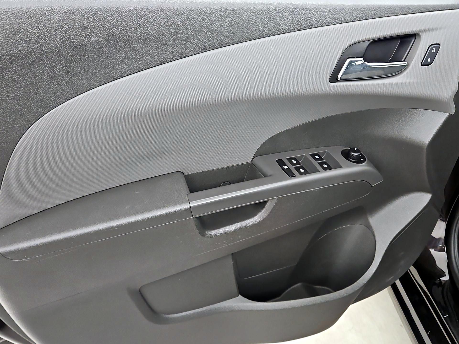 Thumbnail: 2015 Chevrolet Sonic - 12