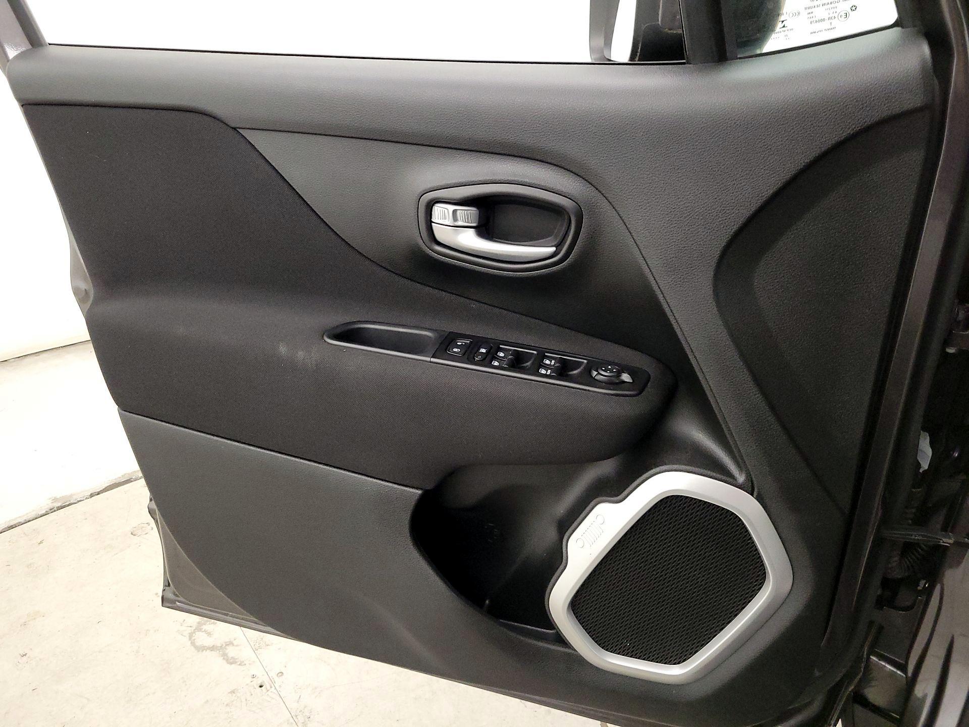 Thumbnail: 2021 Jeep Renegade - 12