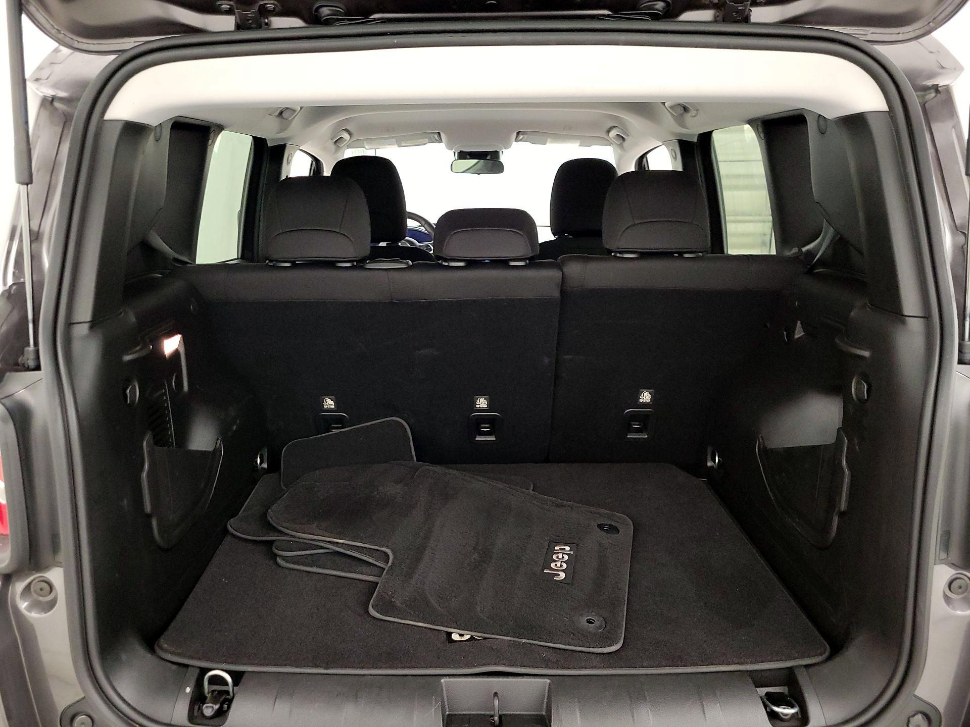 Thumbnail: 2021 Jeep Renegade - 20
