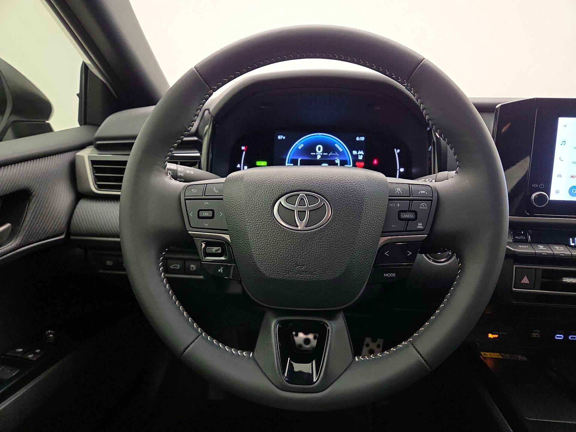 Thumbnail: 2025 Toyota Camry - 10