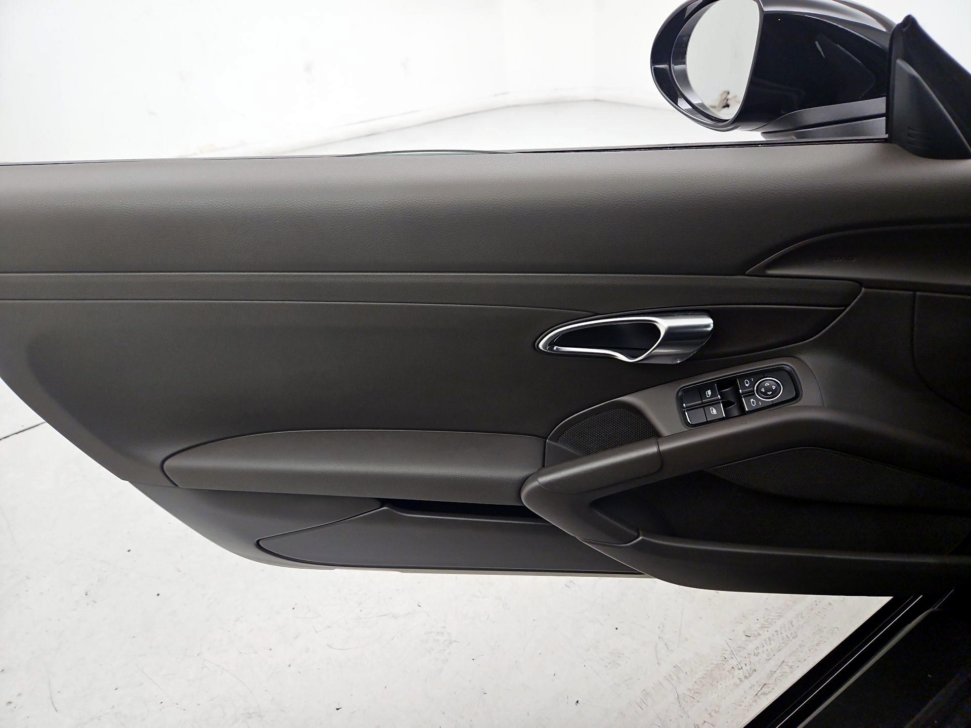 Thumbnail: 2020 Porsche 718 Boxster - 12