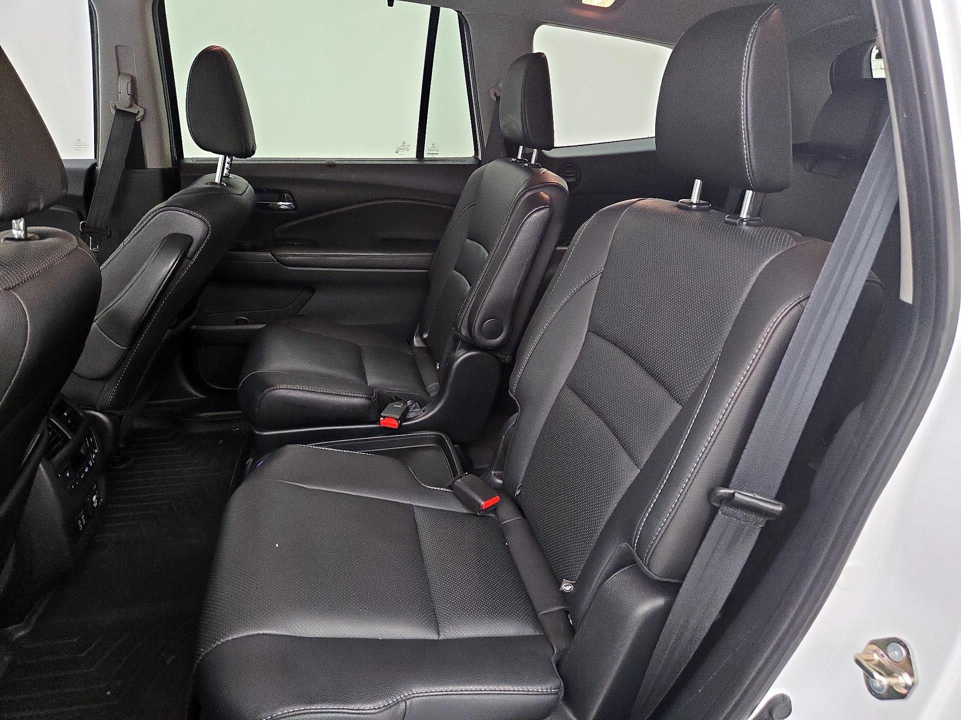 Thumbnail: 2020 Honda Pilot - 17
