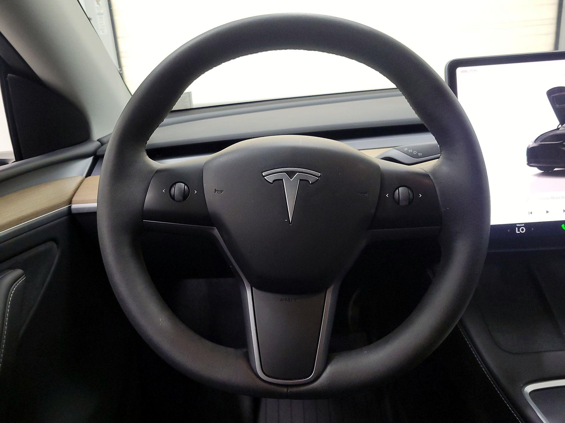 Thumbnail: 2023 Tesla Model Y - 10