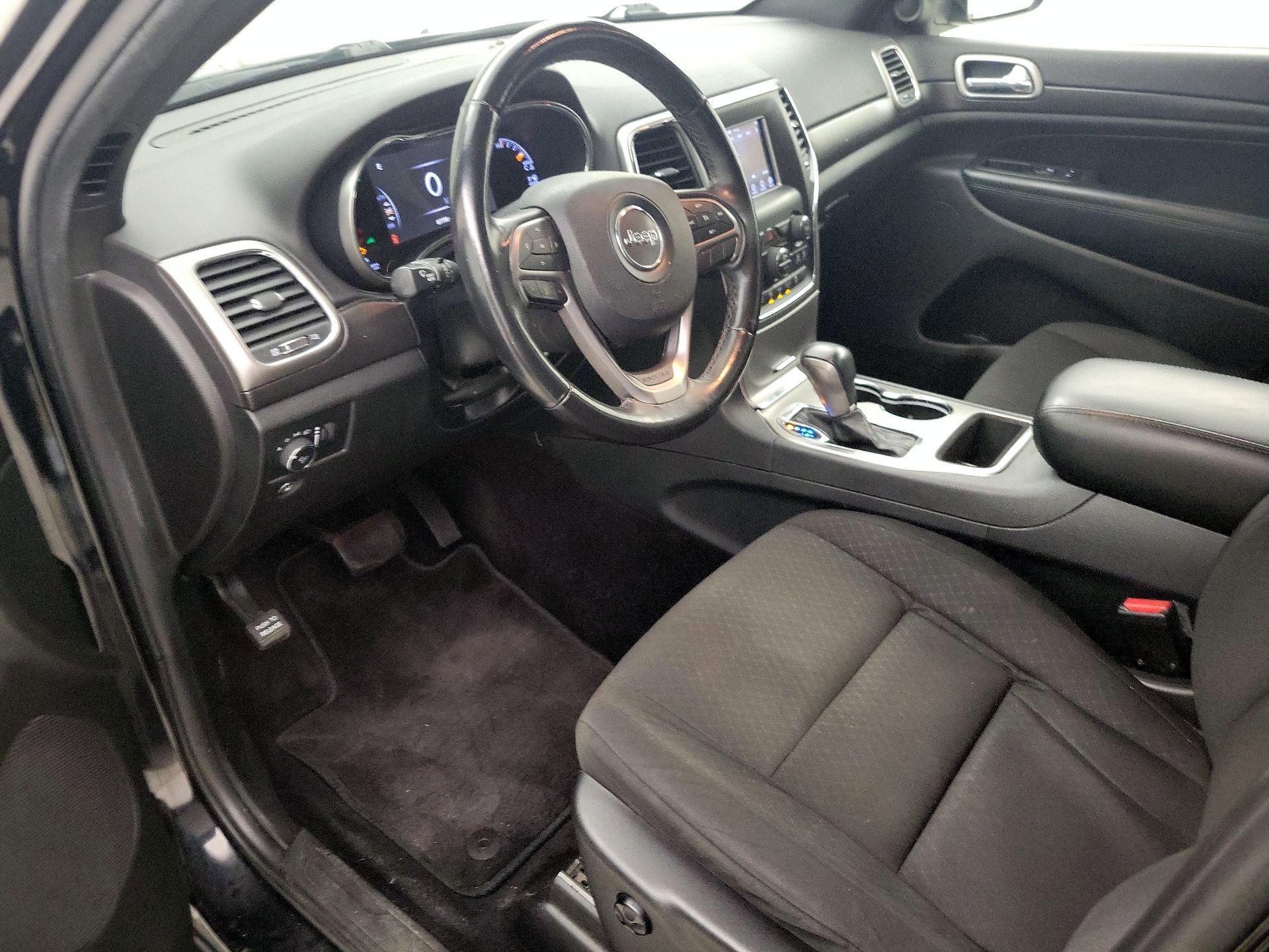 Thumbnail: 2018 Jeep Grand Cherokee - 11