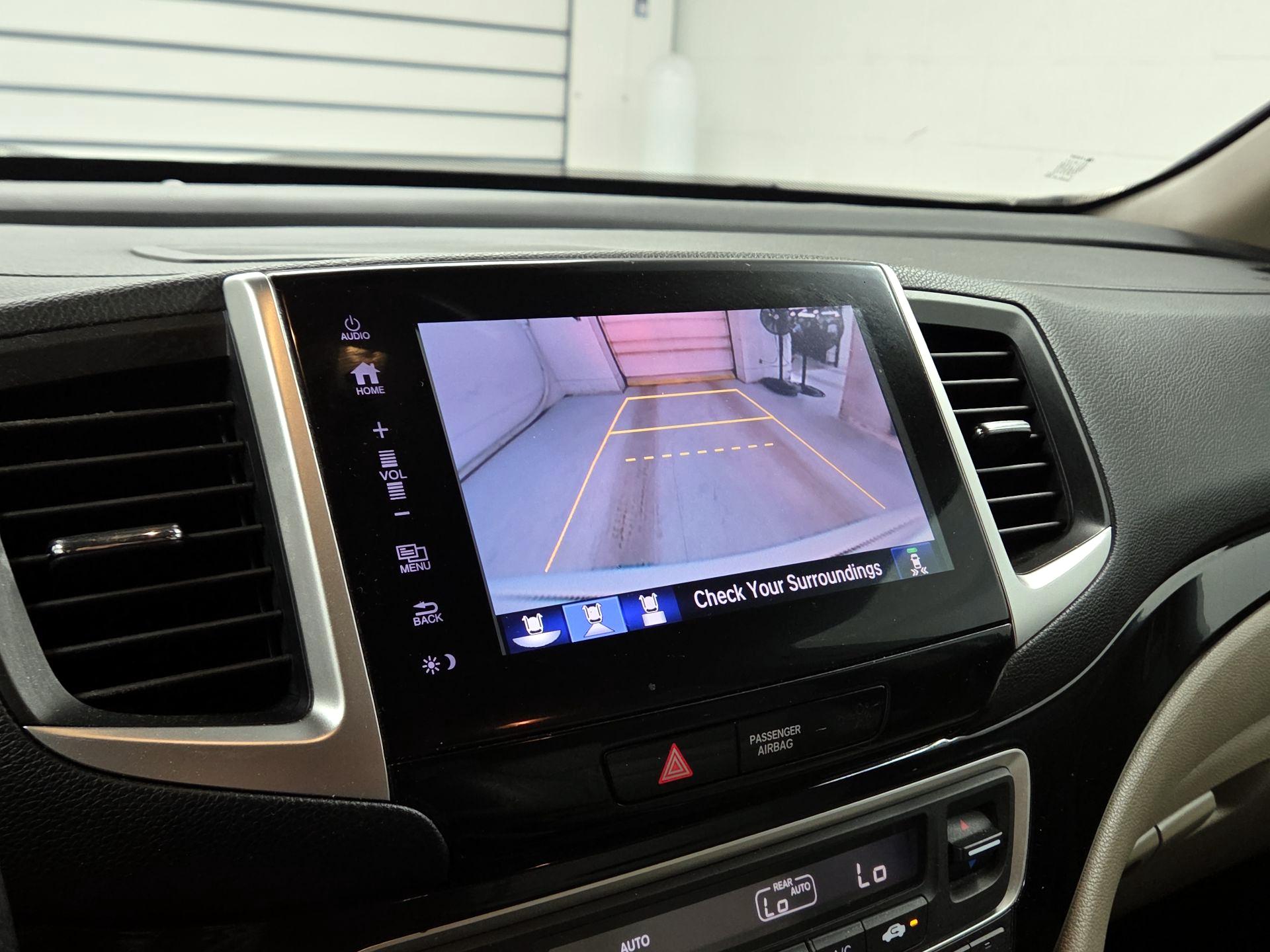 Thumbnail: 2018 Honda Pilot - 15