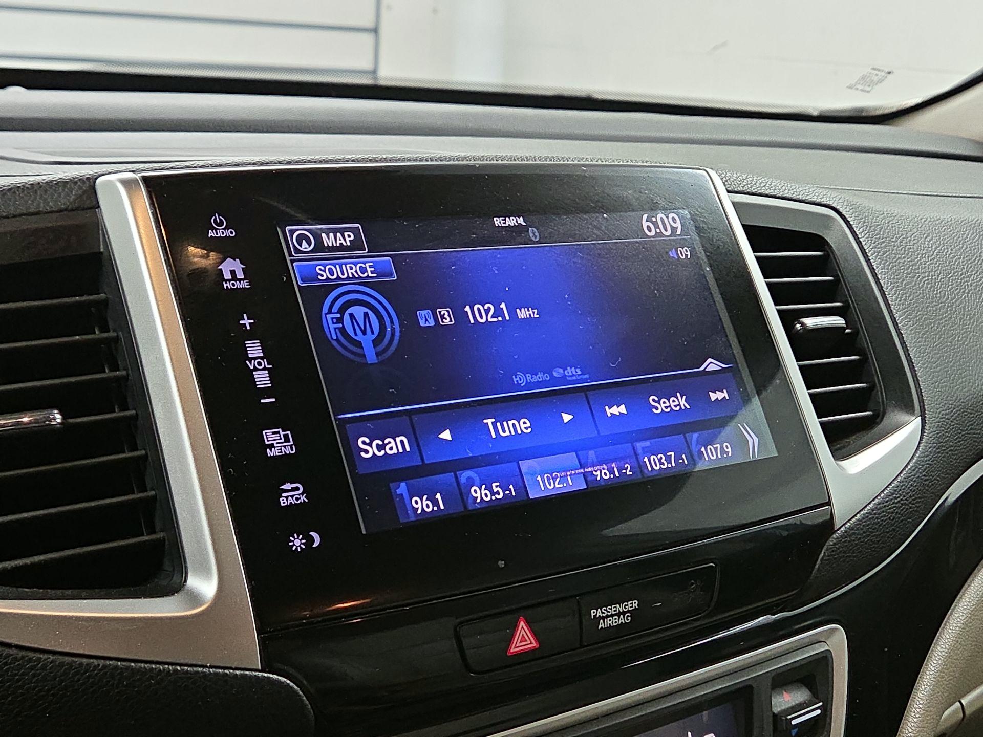 Thumbnail: 2018 Honda Pilot - 16