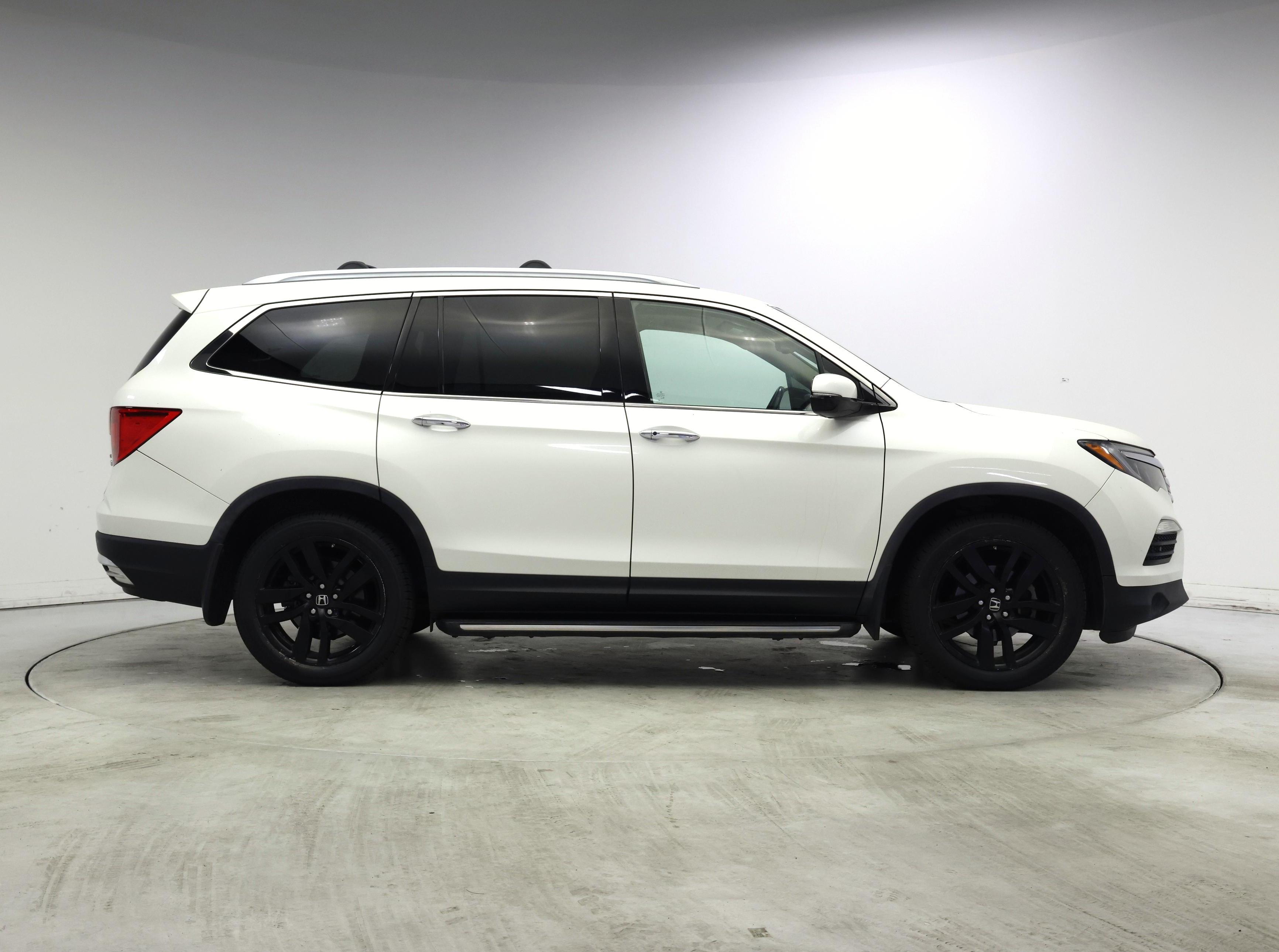 Thumbnail: 2018 Honda Pilot - 7