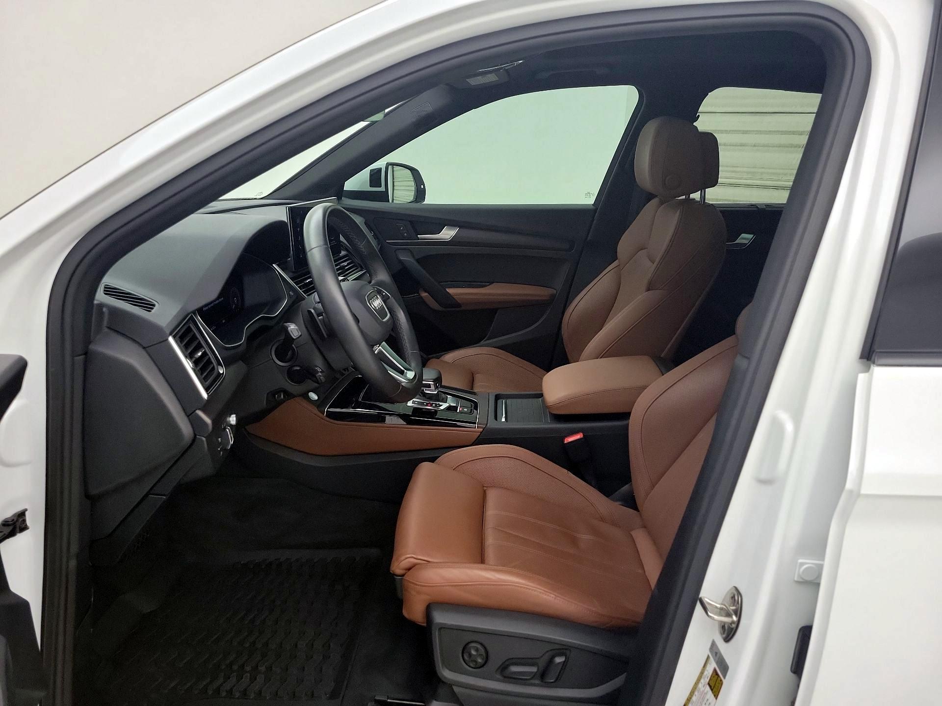 Thumbnail: 2022 Audi Q5 - 11