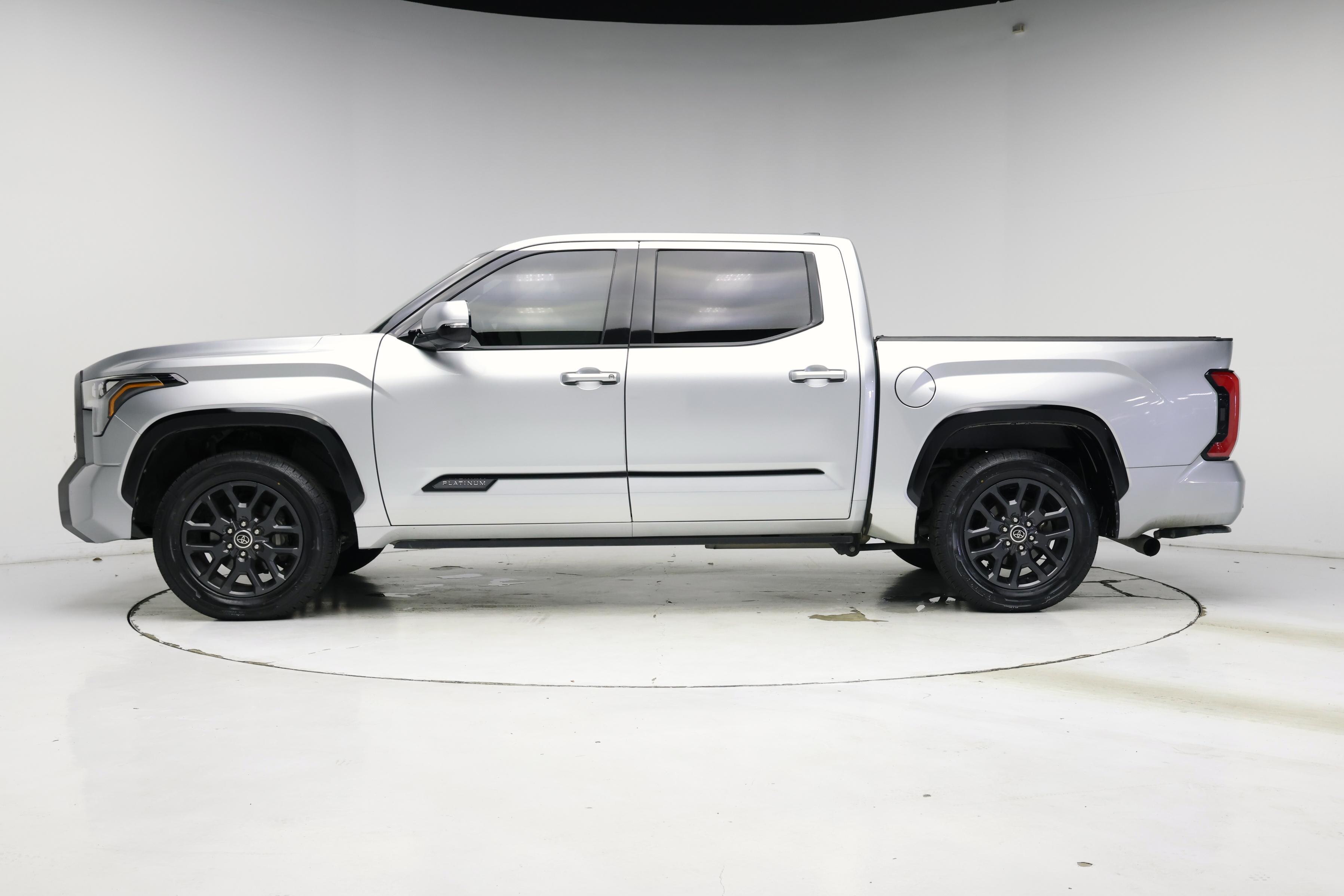 Thumbnail: 2022 Toyota Tundra - 3