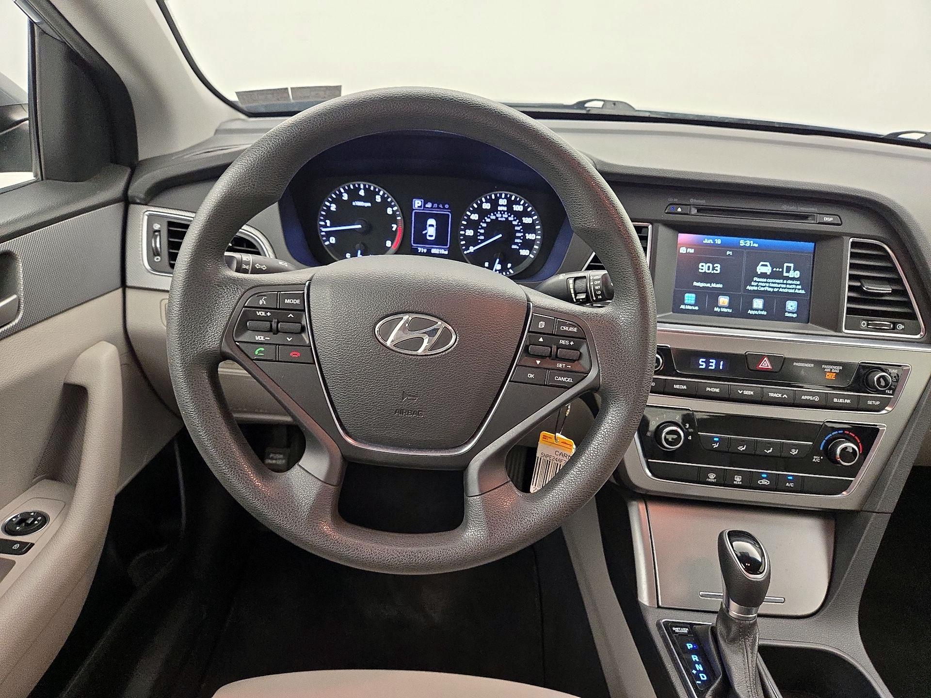 Thumbnail: 2017 Hyundai Sonata - 10