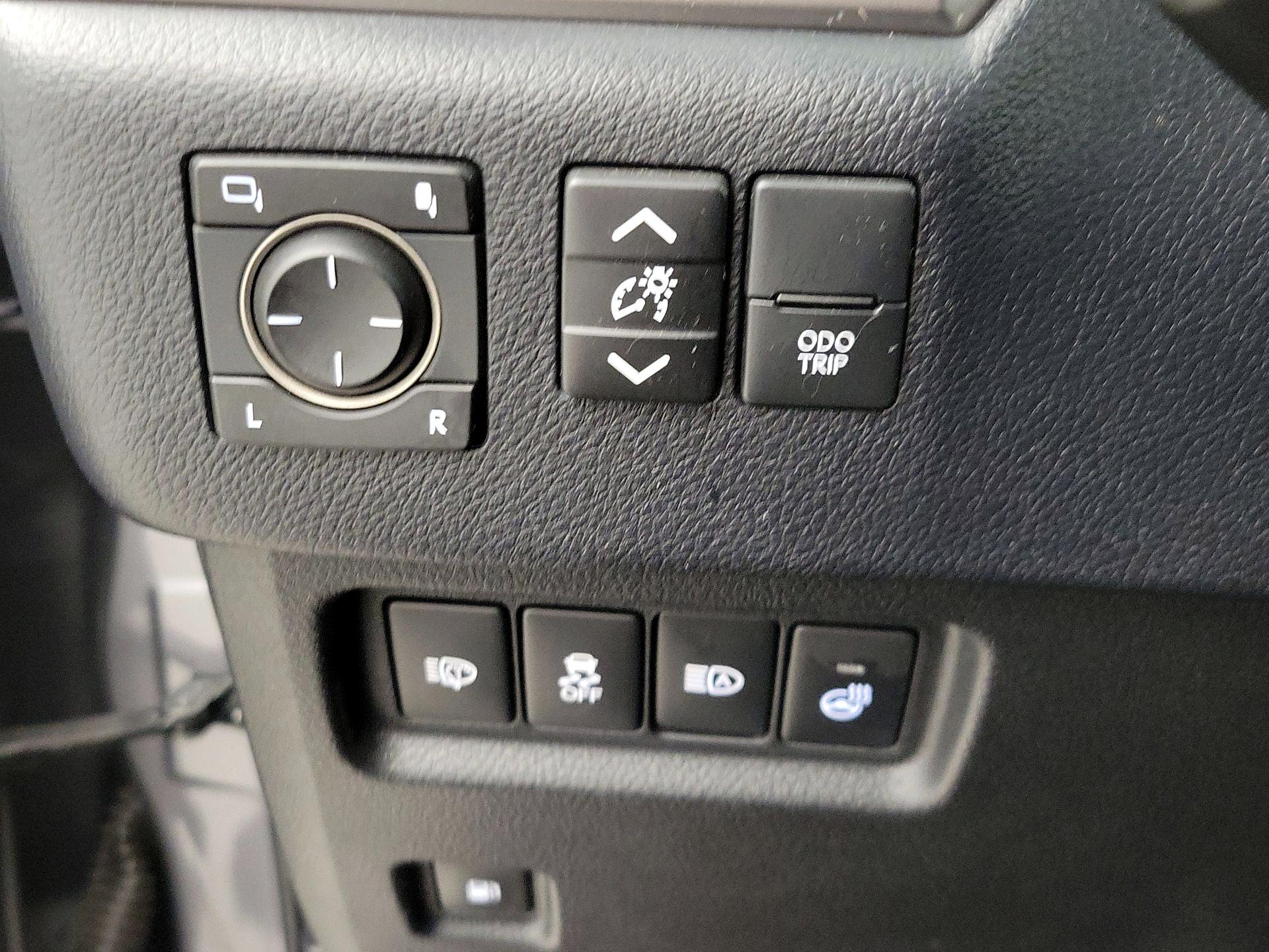 Thumbnail: 2023 Lexus GX - 13