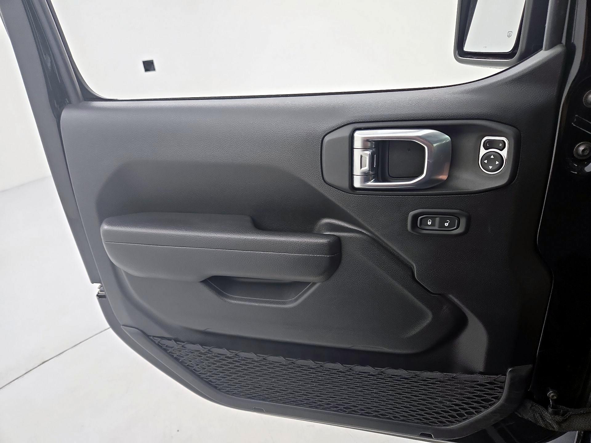 Thumbnail: 2022 Jeep Wrangler - 12