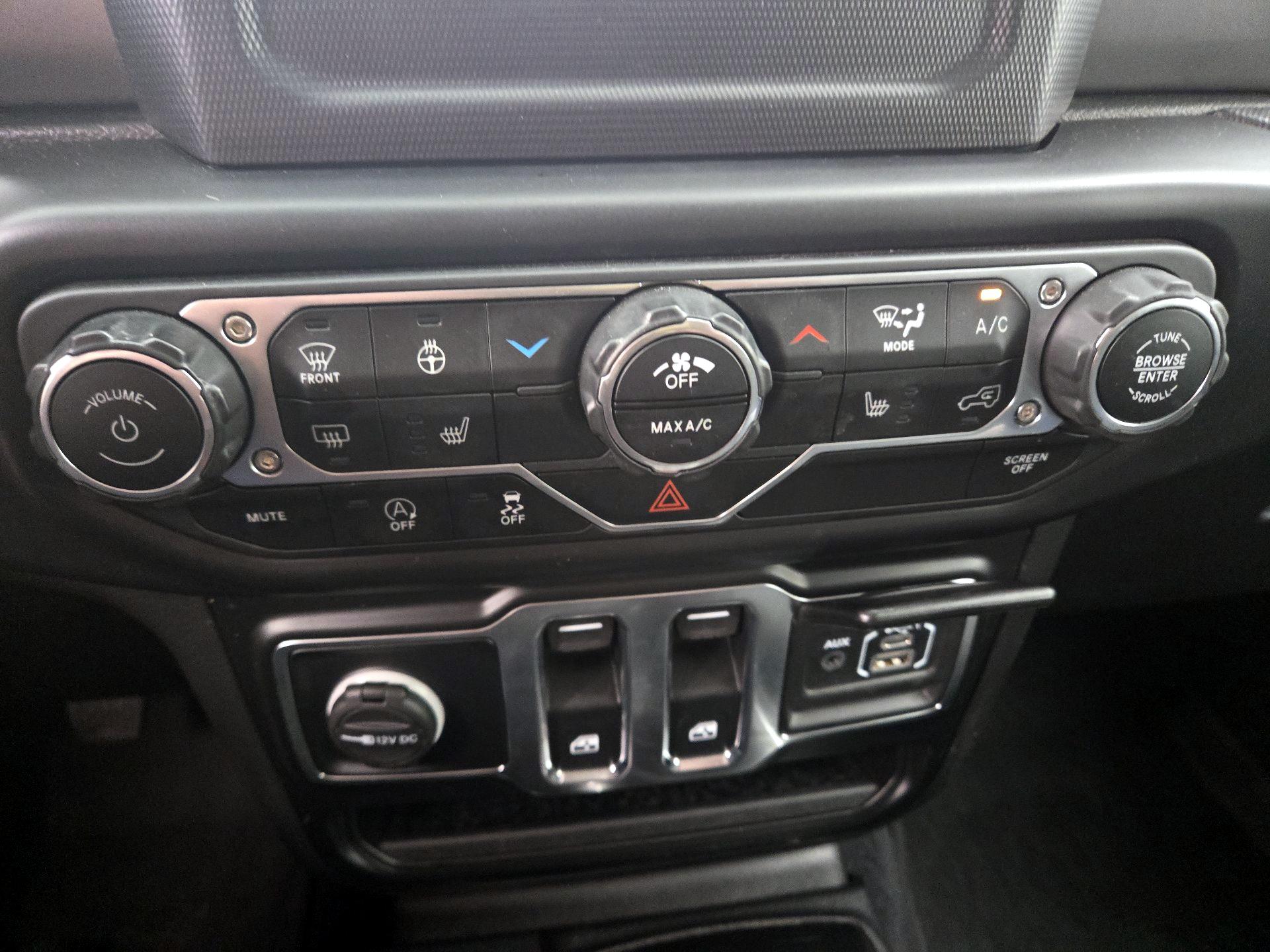 Thumbnail: 2022 Jeep Wrangler - 16