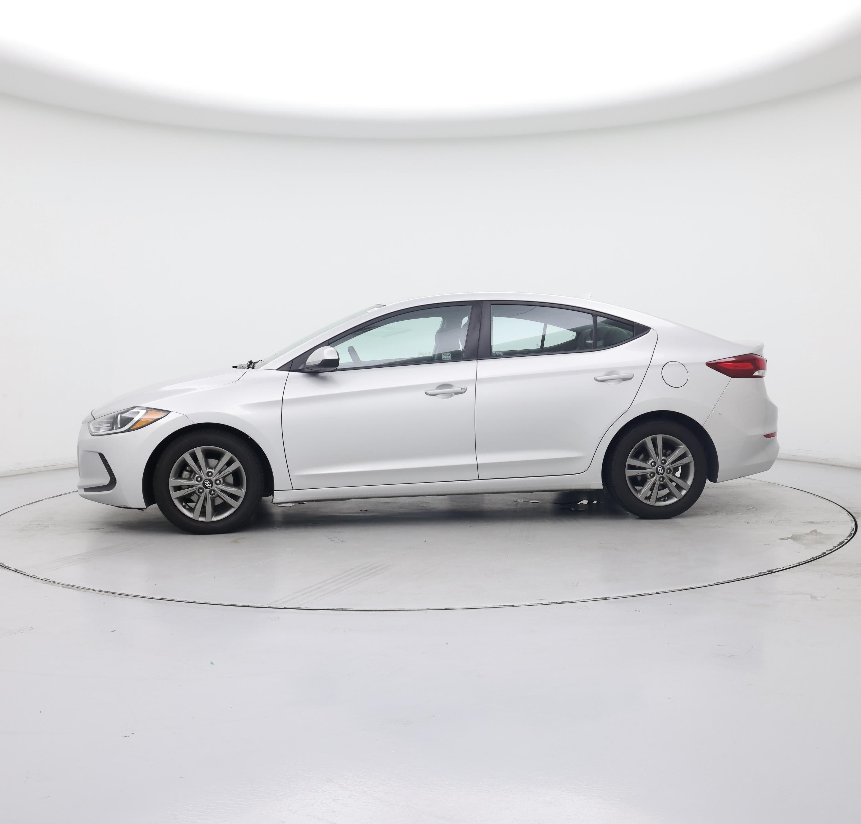 Thumbnail: 2018 Hyundai Elantra - 3