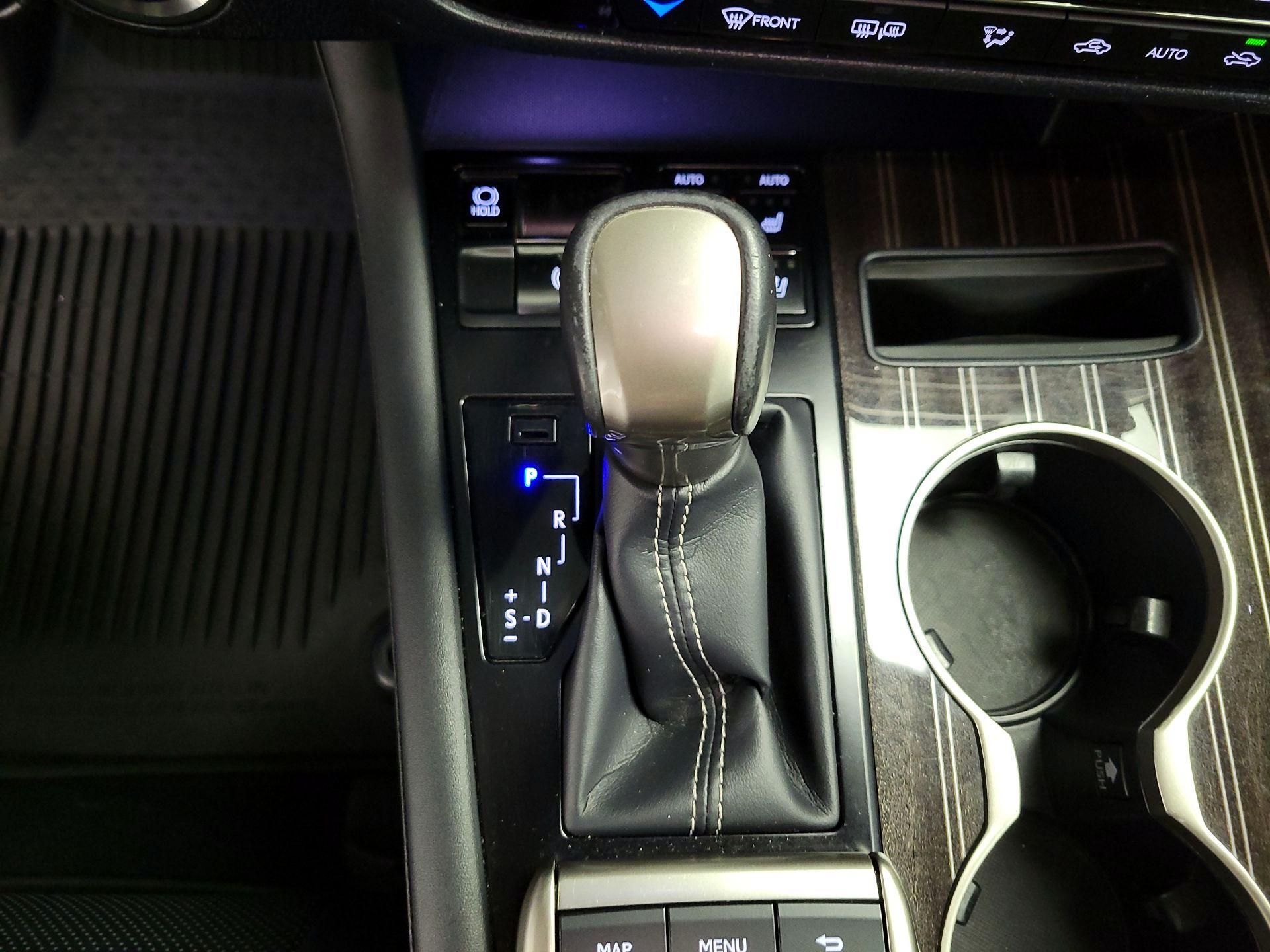 Thumbnail: 2020 Lexus RX - 15