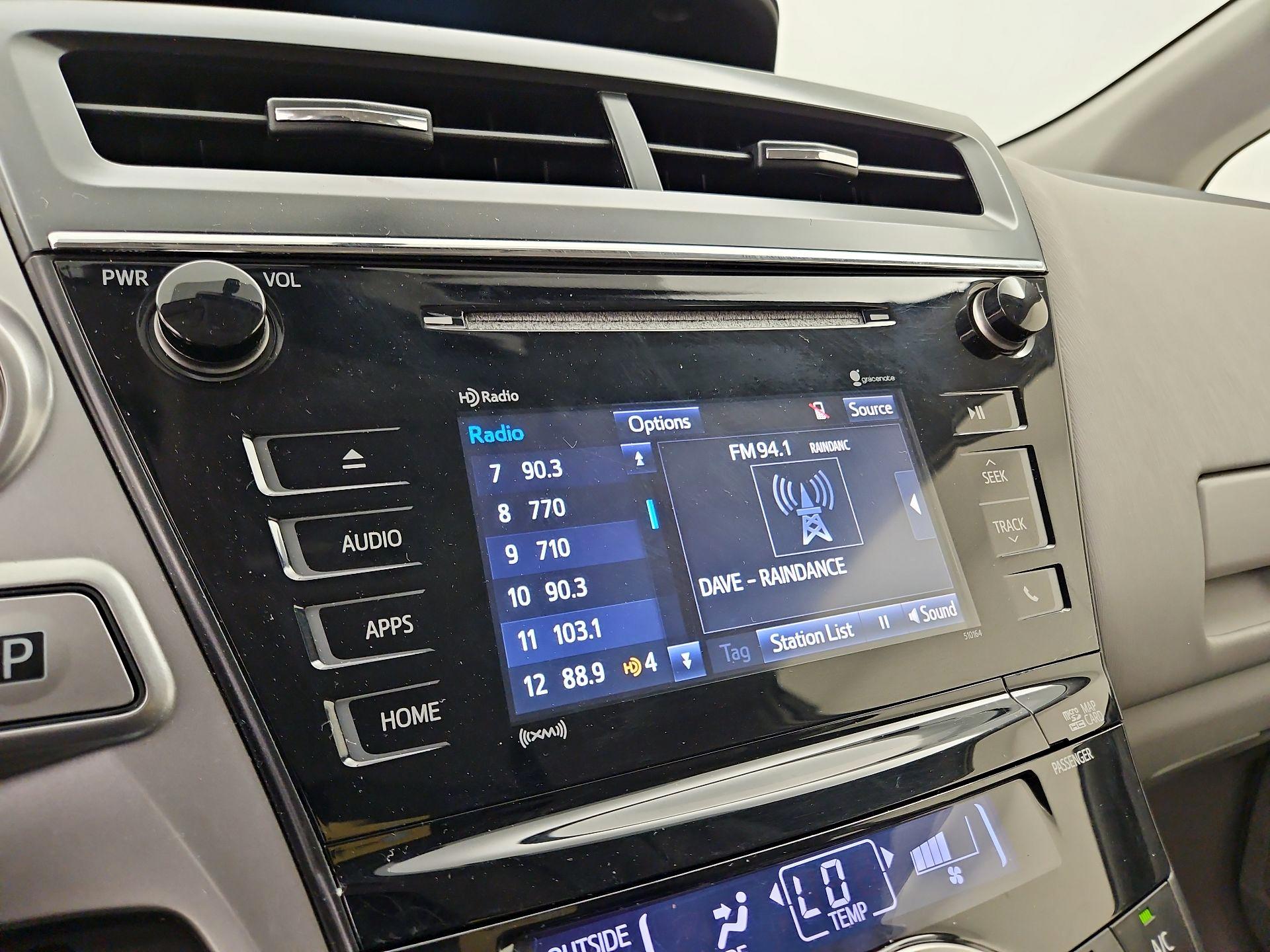 Thumbnail: 2017 Toyota Prius v - 13