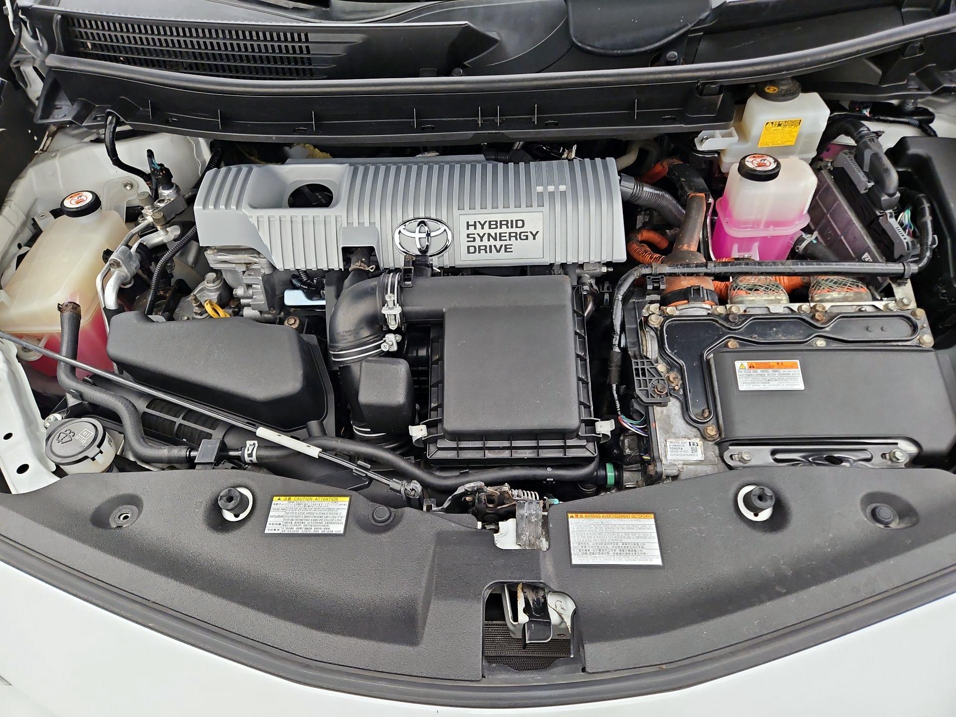 Thumbnail: 2017 Toyota Prius v - 18