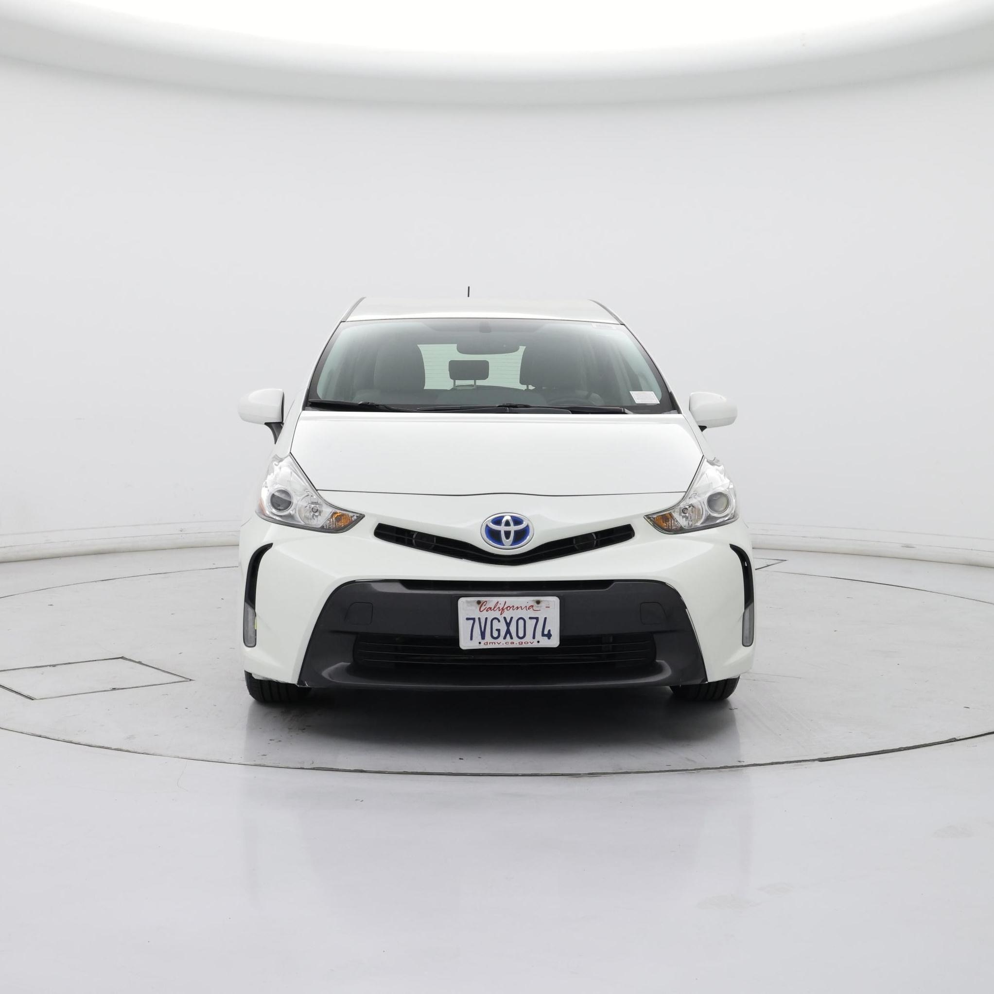 Thumbnail: 2017 Toyota Prius v - 5