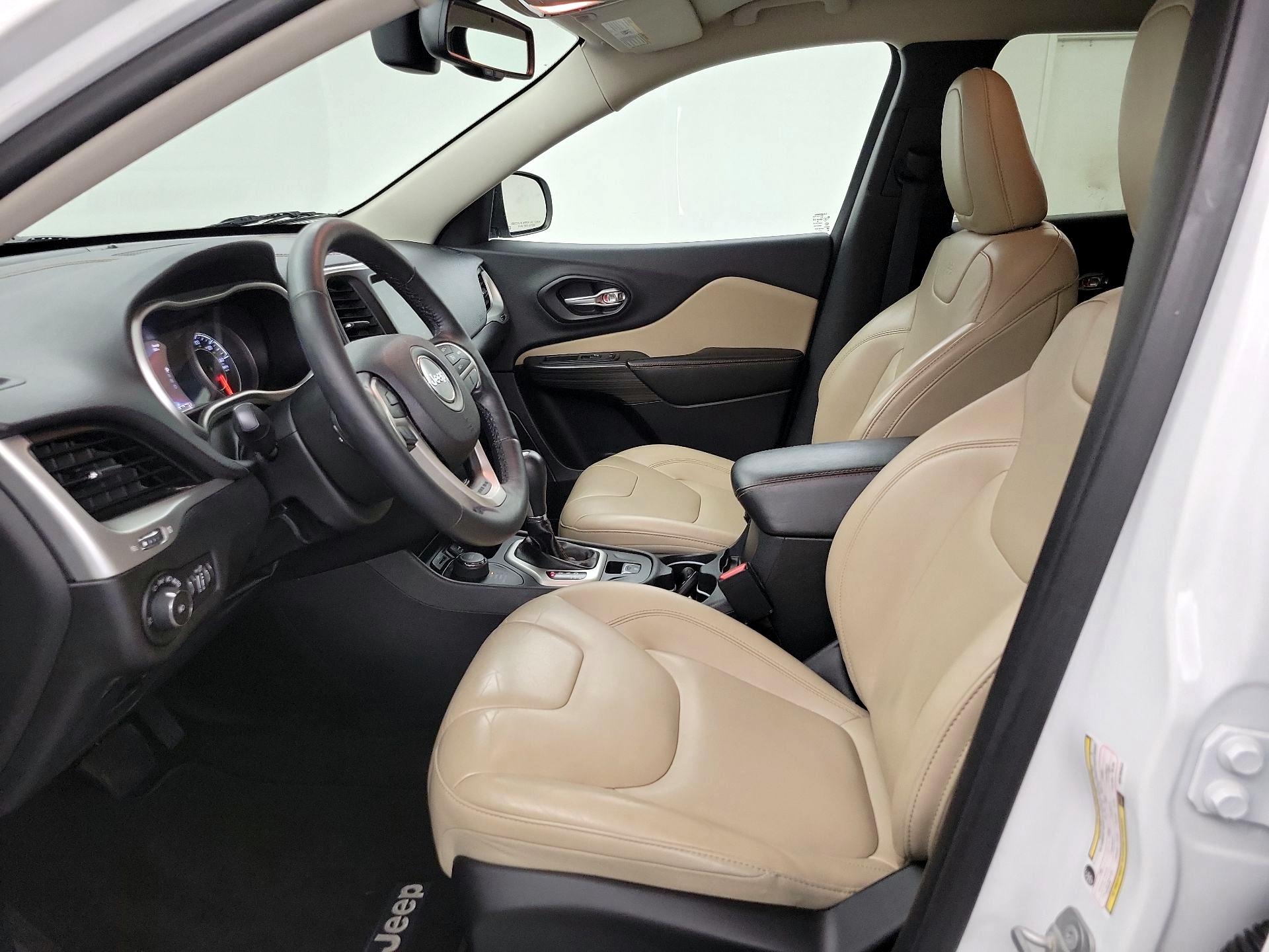 Thumbnail: 2016 Jeep Cherokee - 11
