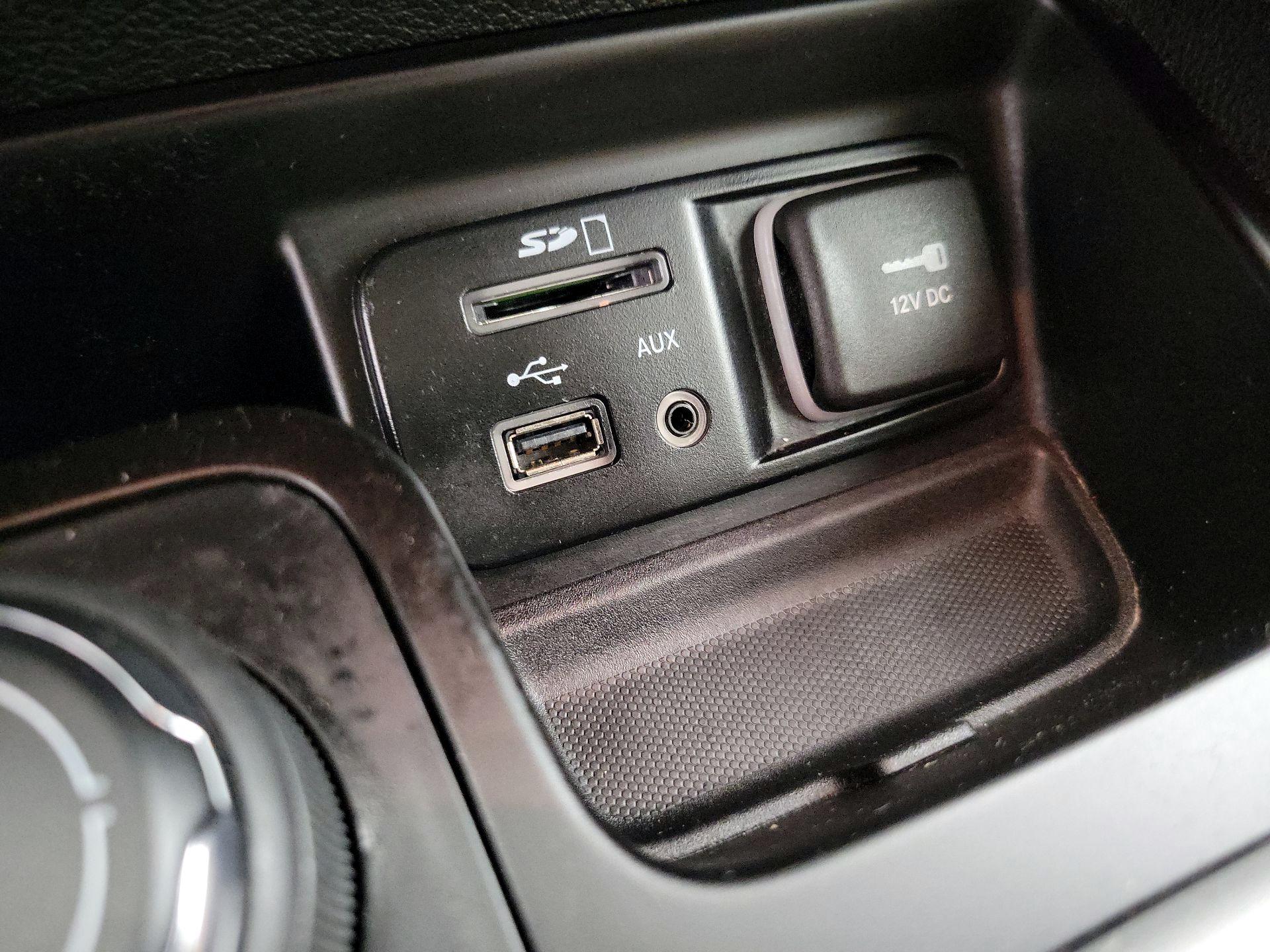 Thumbnail: 2016 Jeep Cherokee - 19