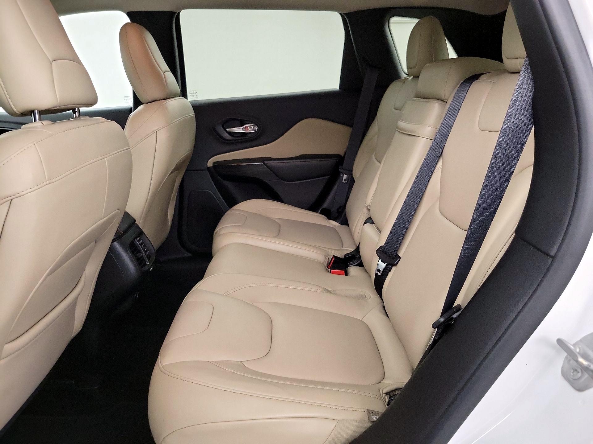 Thumbnail: 2016 Jeep Cherokee - 20