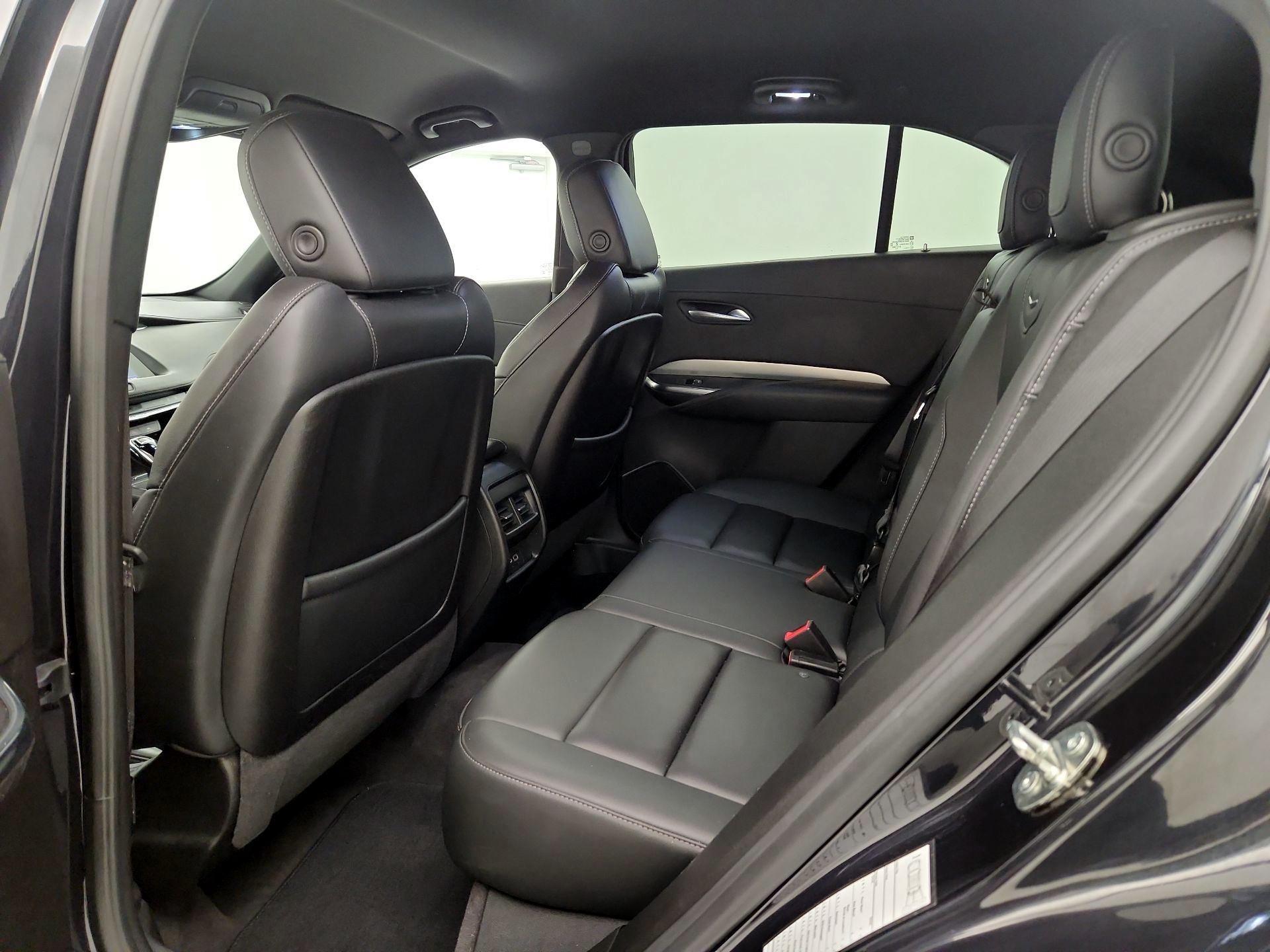 Thumbnail: 2023 Cadillac XT4 - 19