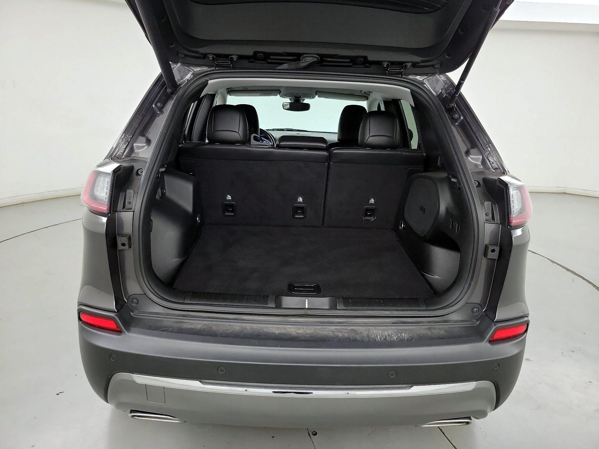 Thumbnail: 2019 Jeep Cherokee - 20