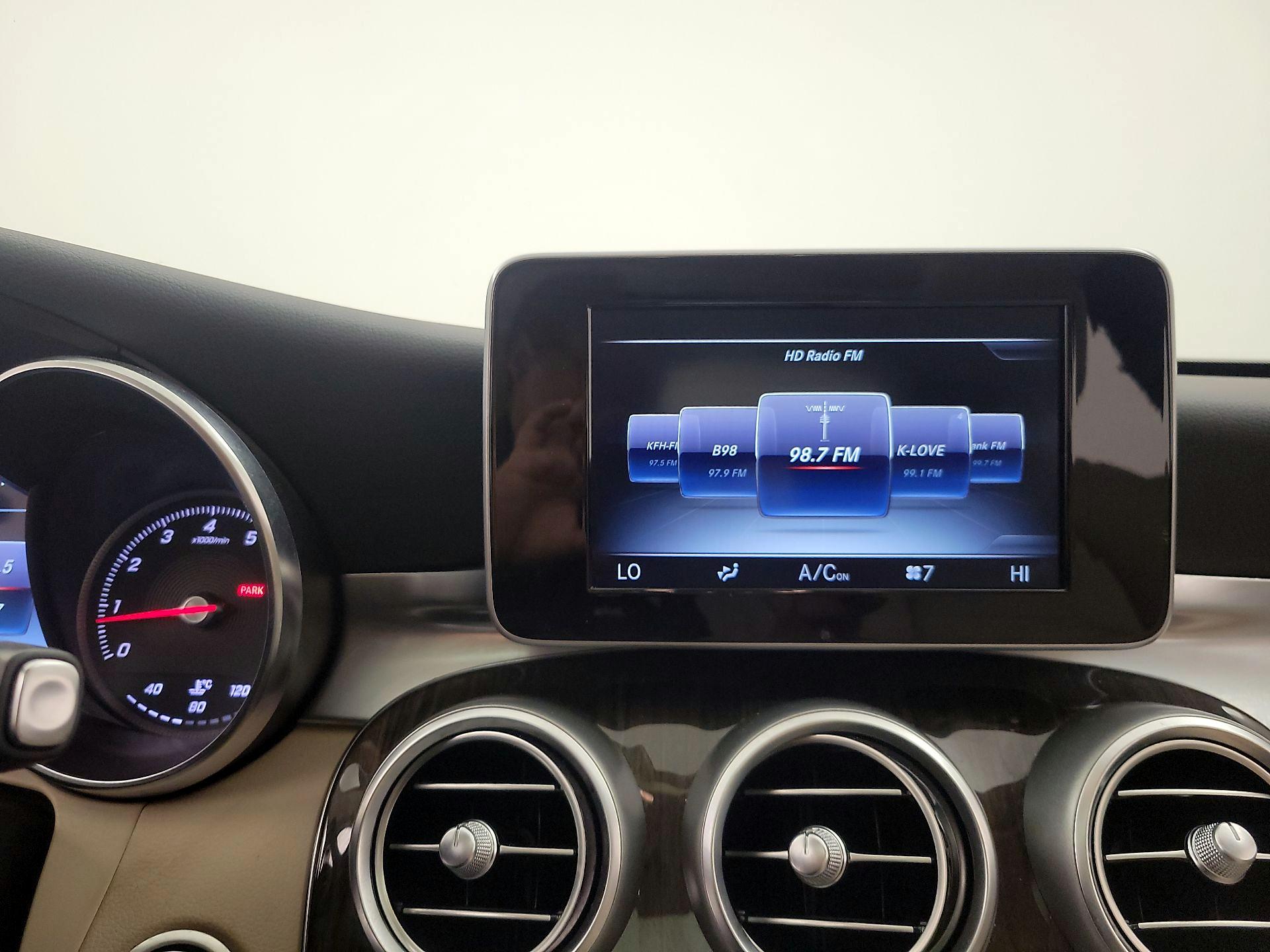 Thumbnail: 2016 Mercedes-Benz C-Class - 15