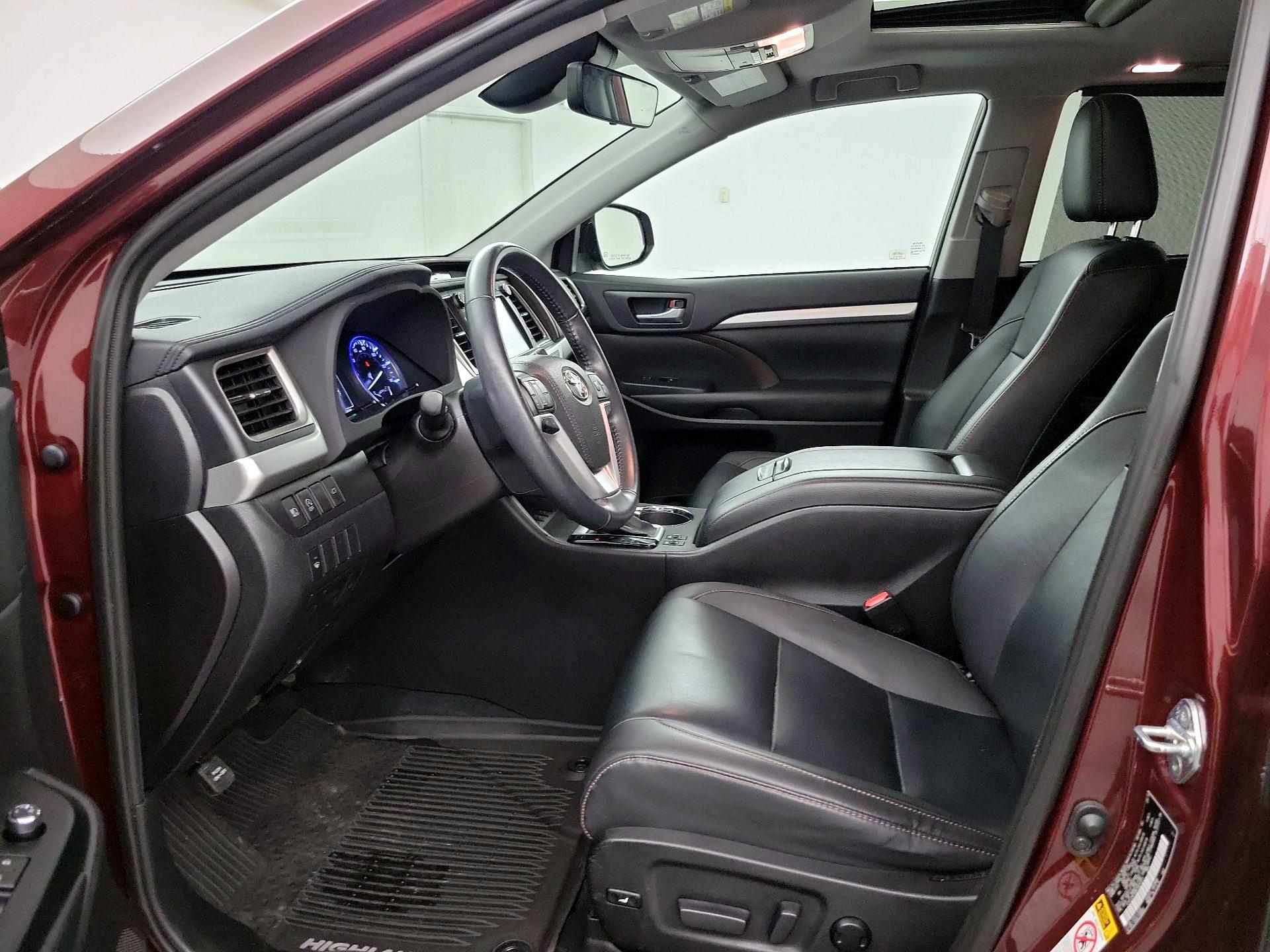 Thumbnail: 2019 Toyota Highlander - 11