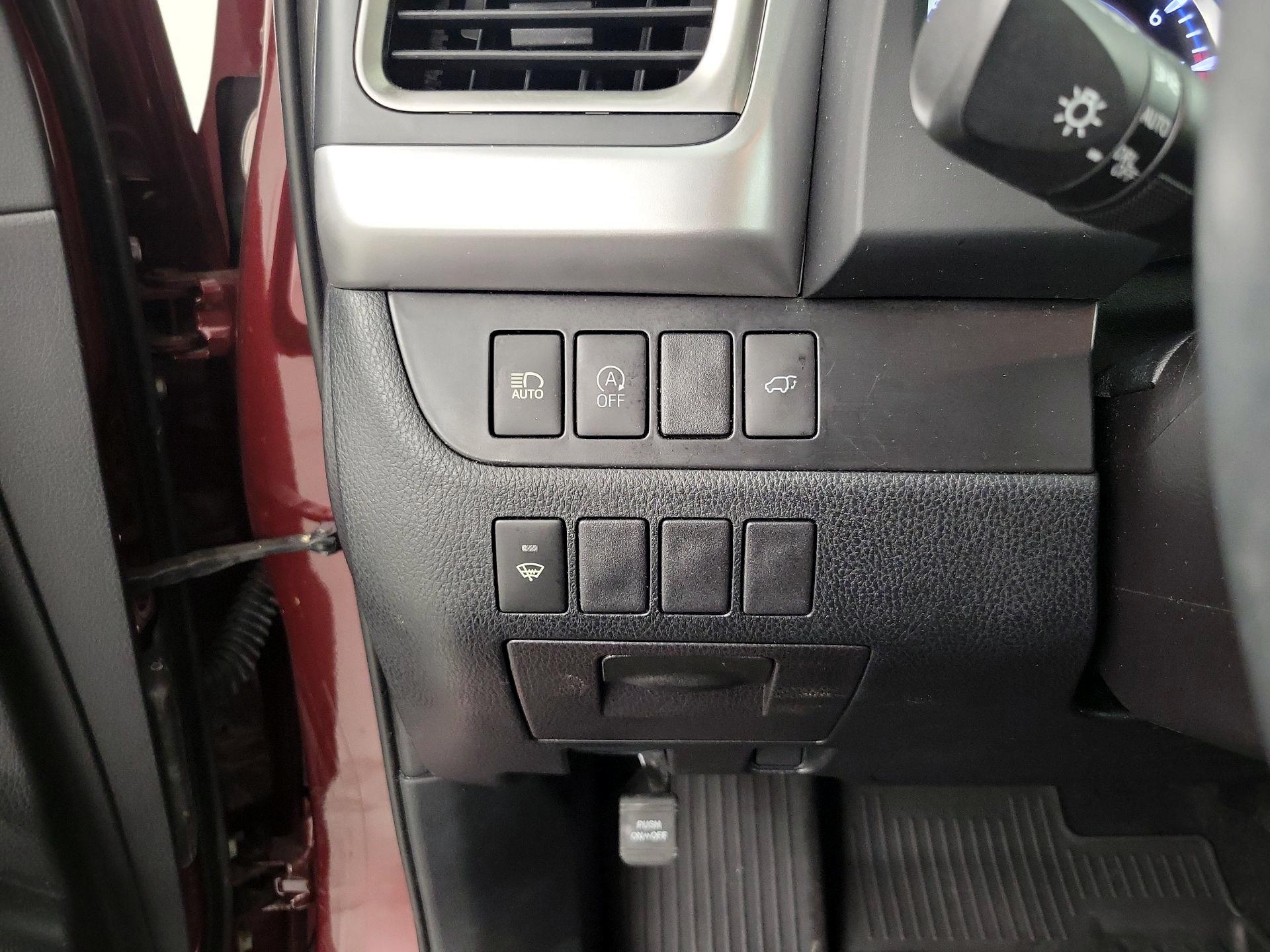 Thumbnail: 2019 Toyota Highlander - 13
