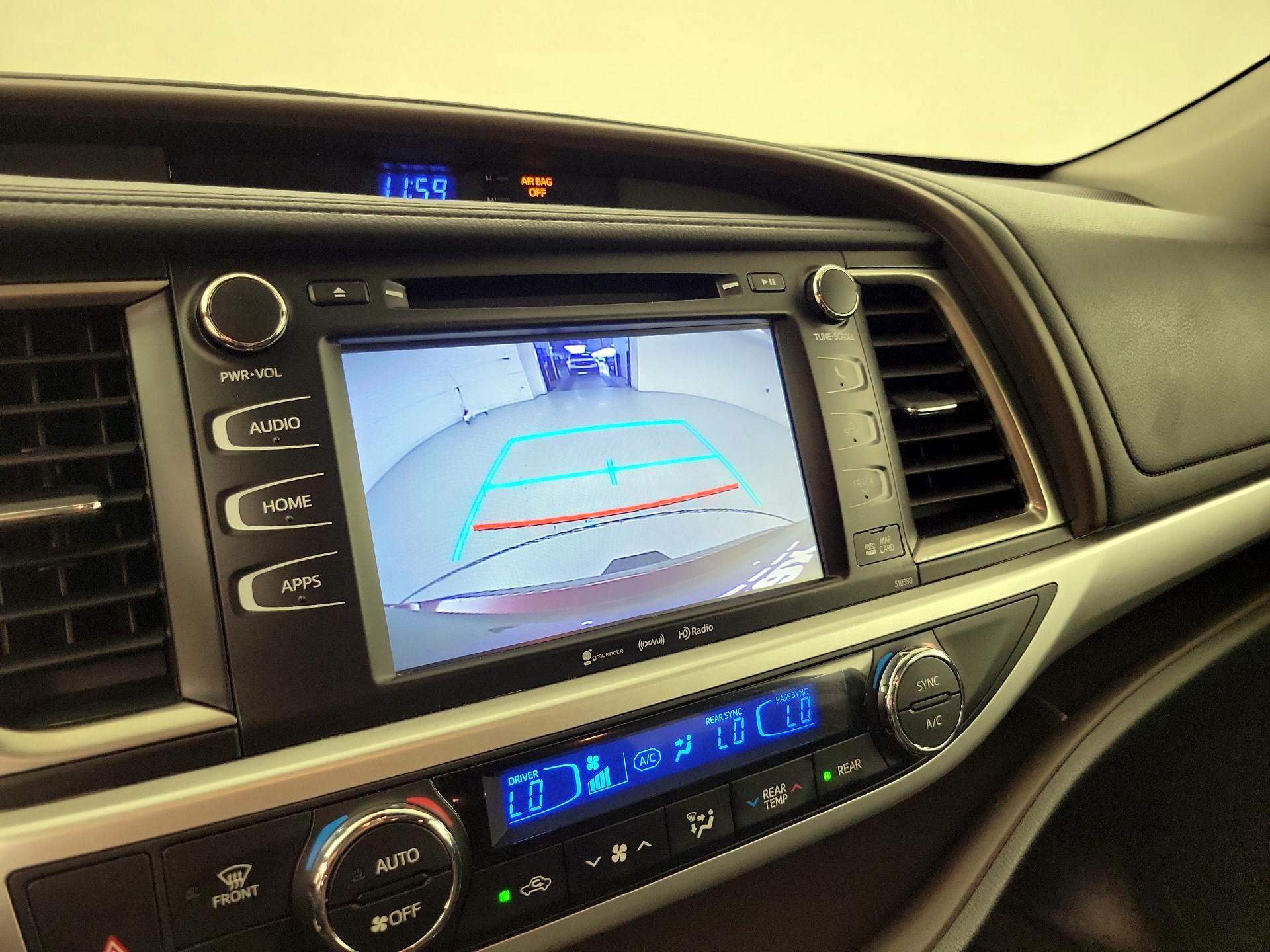 Thumbnail: 2019 Toyota Highlander - 14