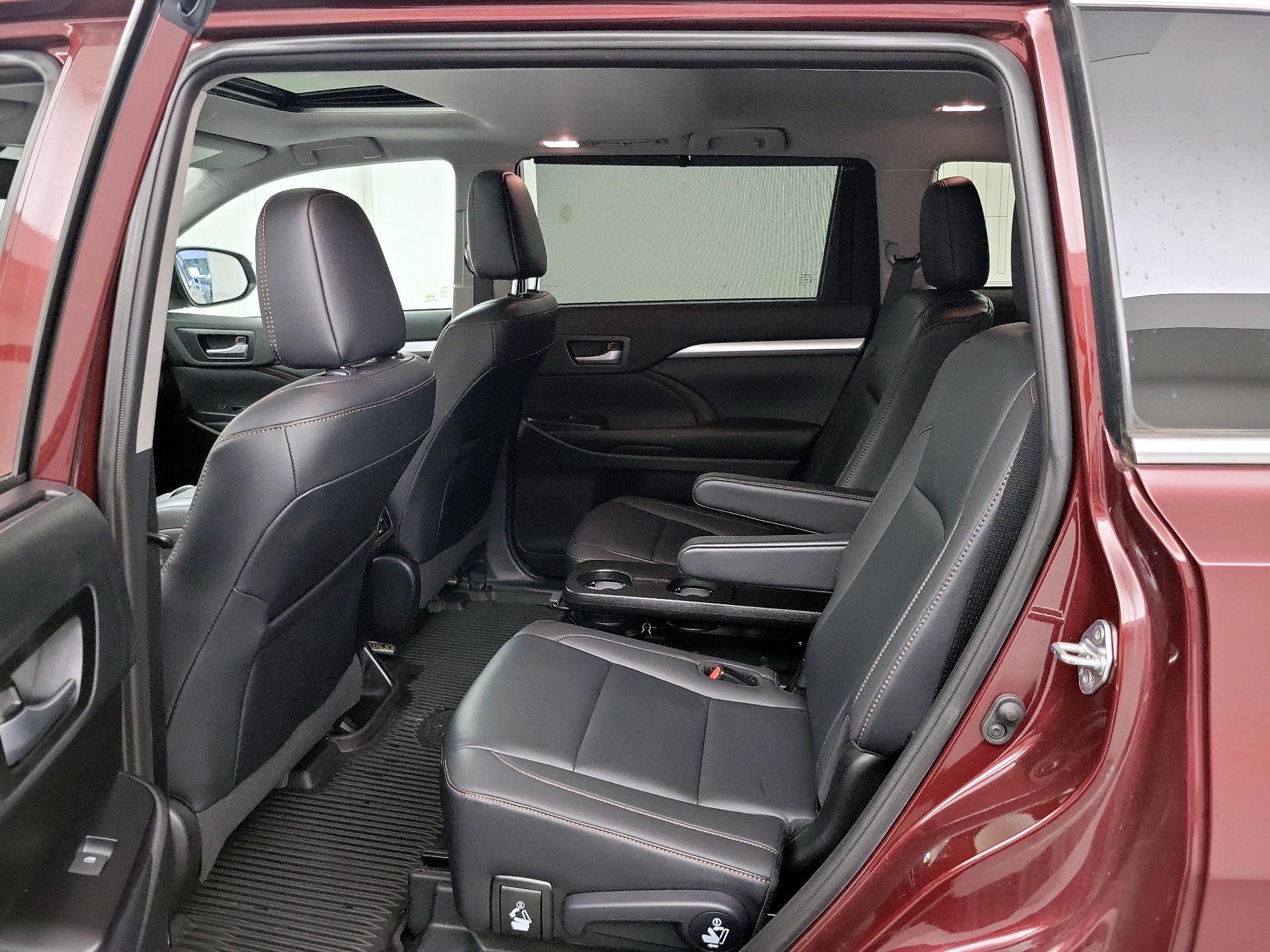 Thumbnail: 2019 Toyota Highlander - 20