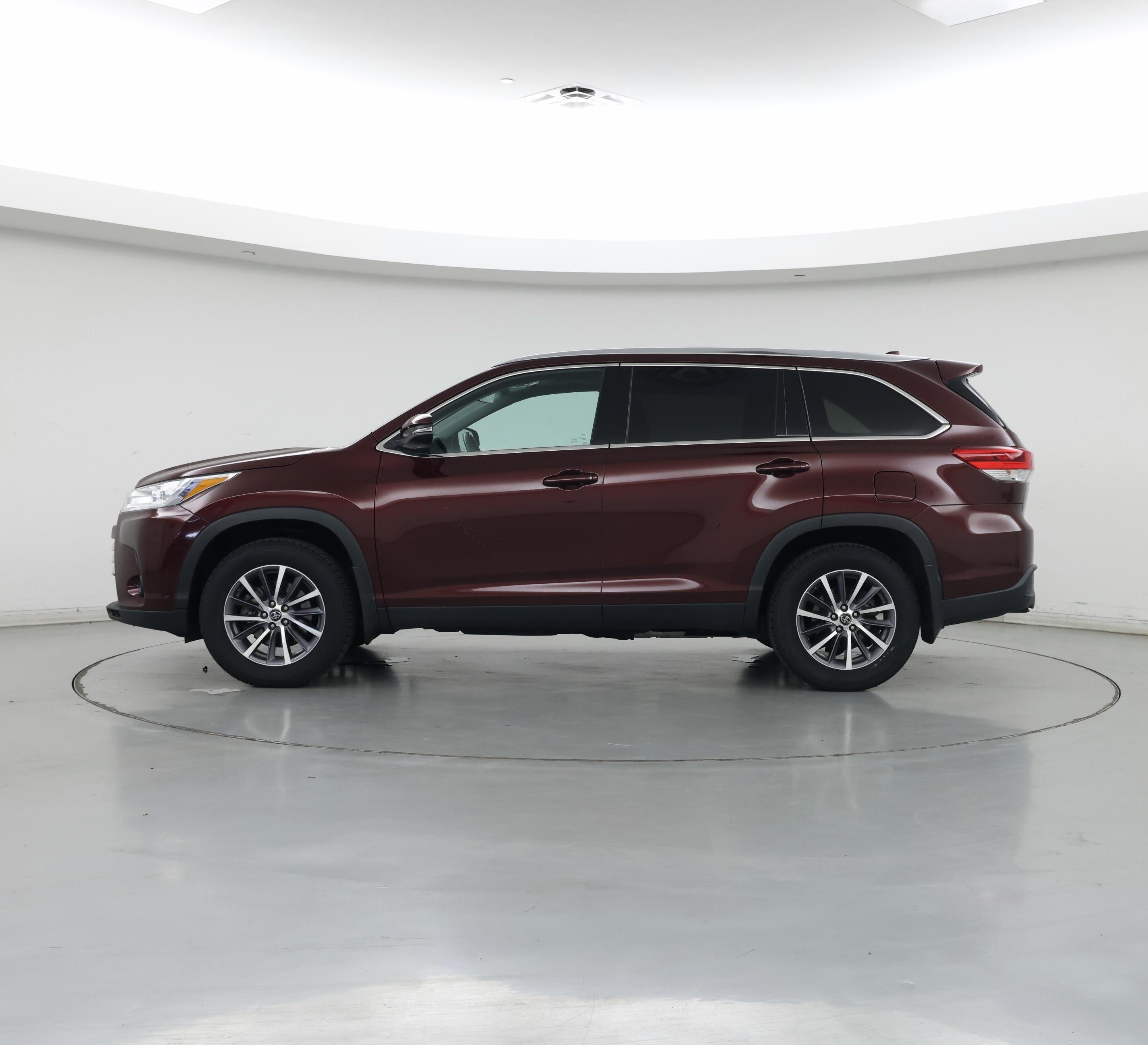 Thumbnail: 2019 Toyota Highlander - 3