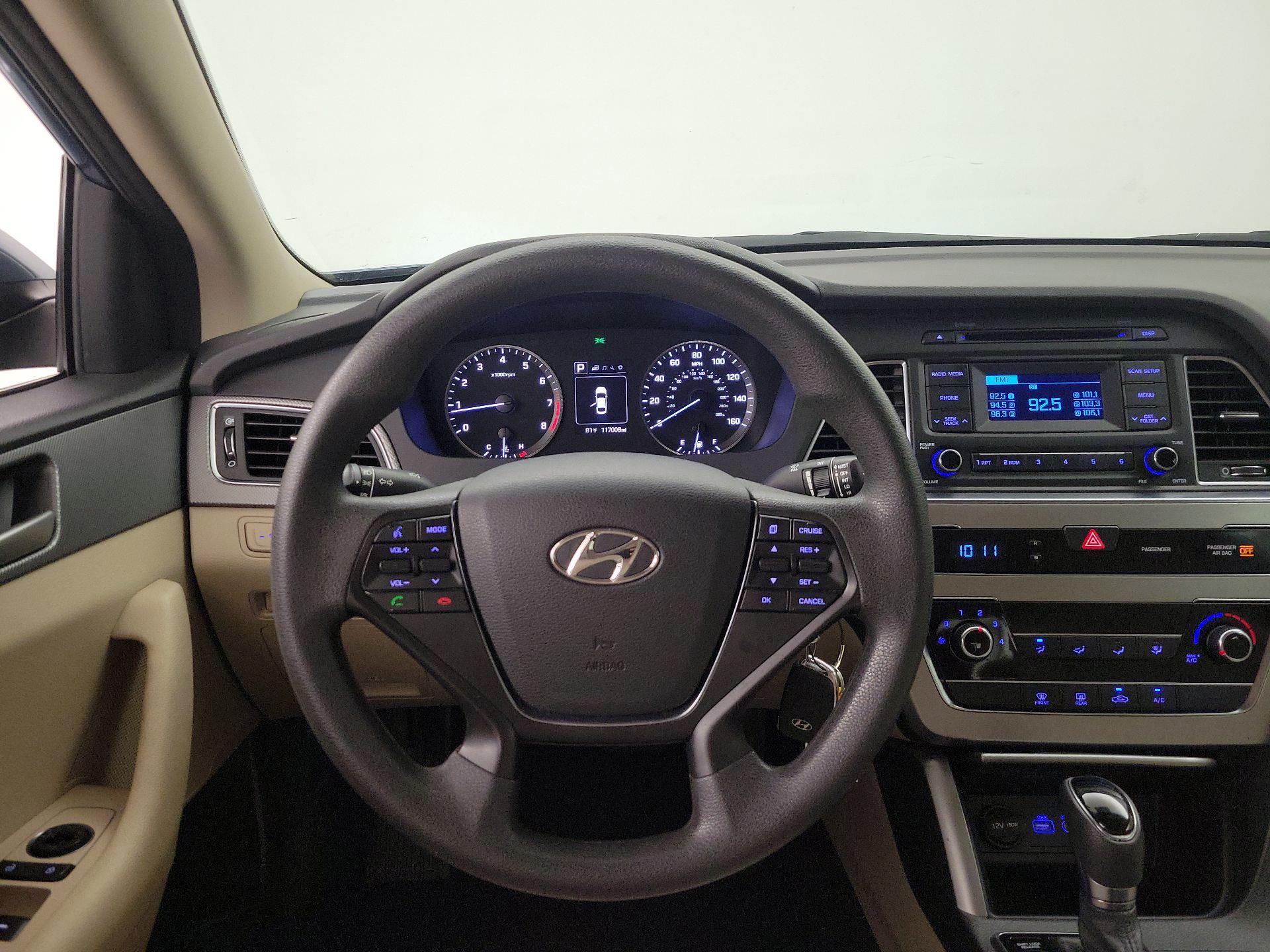 Thumbnail: 2015 Hyundai Sonata - 10