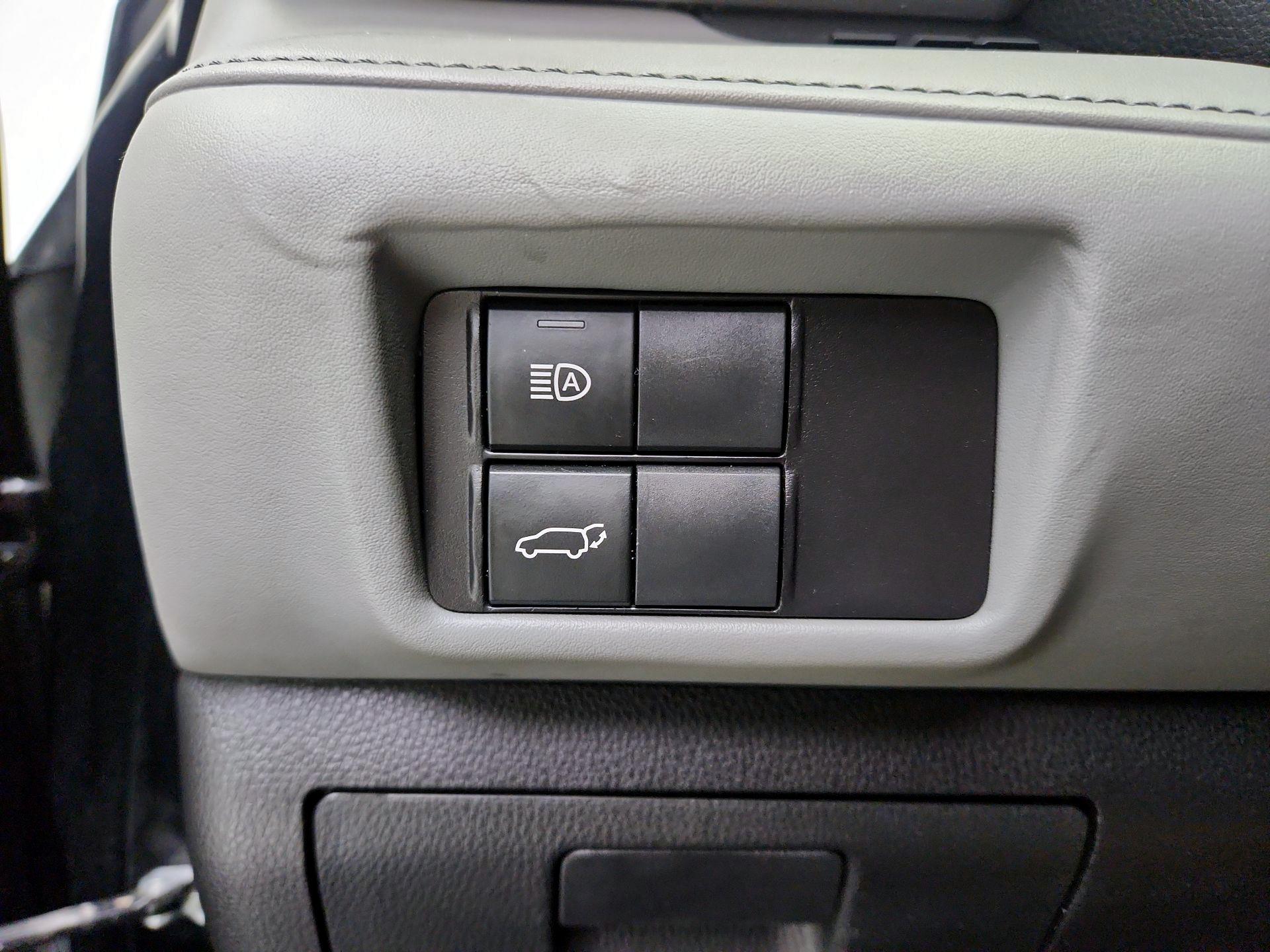 Thumbnail: 2022 Toyota Highlander - 13