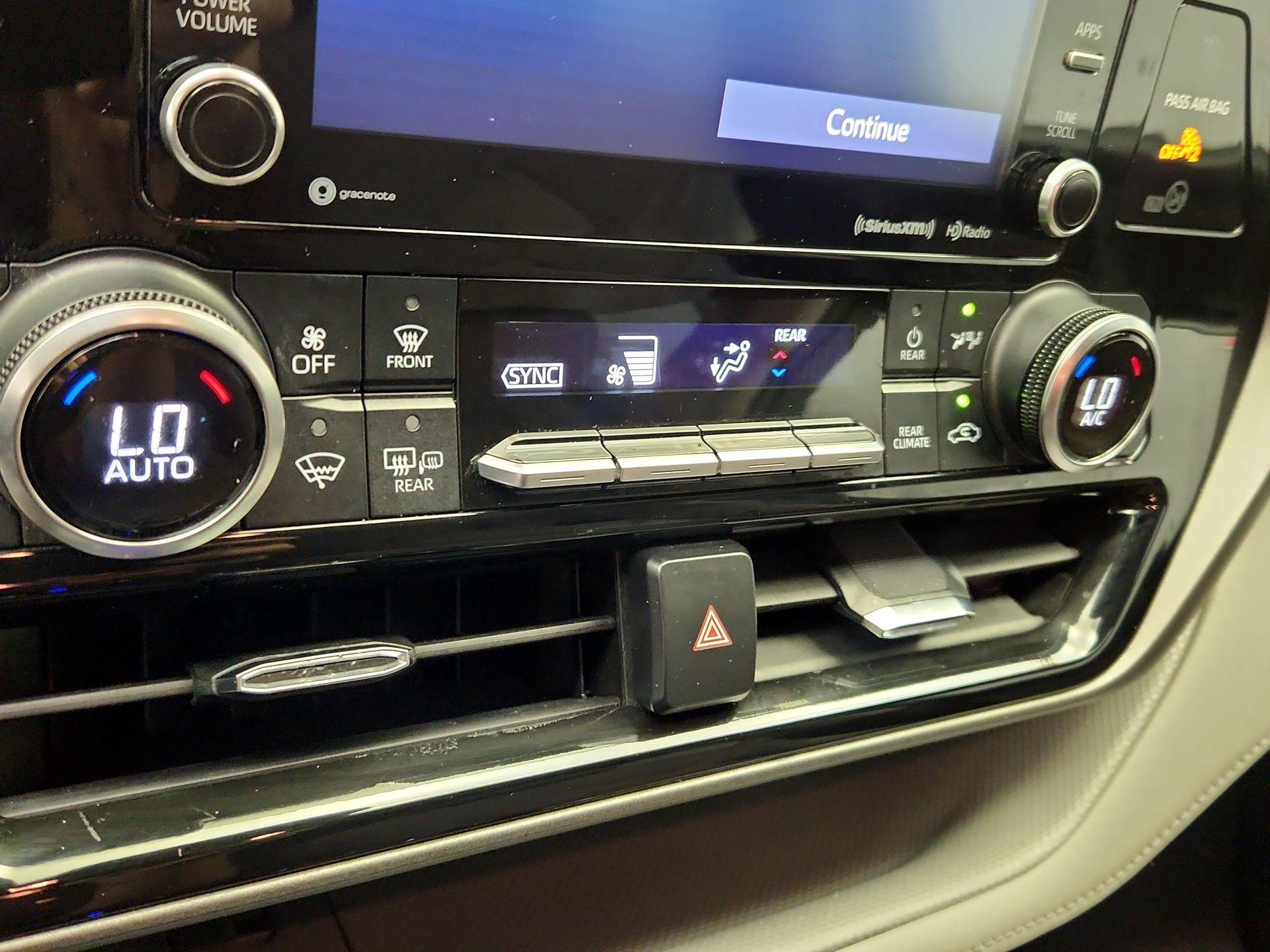 Thumbnail: 2022 Toyota Highlander - 16