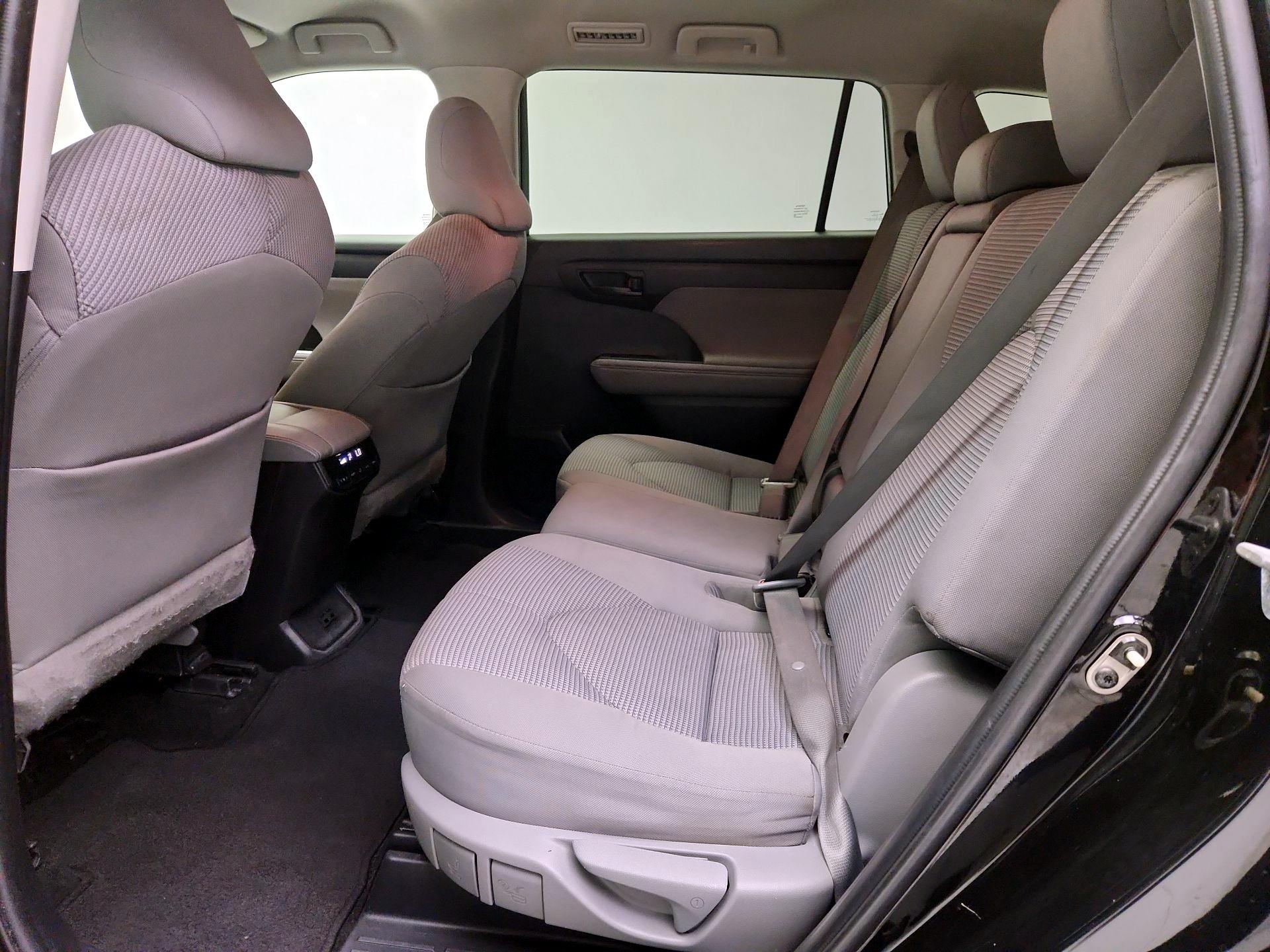 Thumbnail: 2022 Toyota Highlander - 19