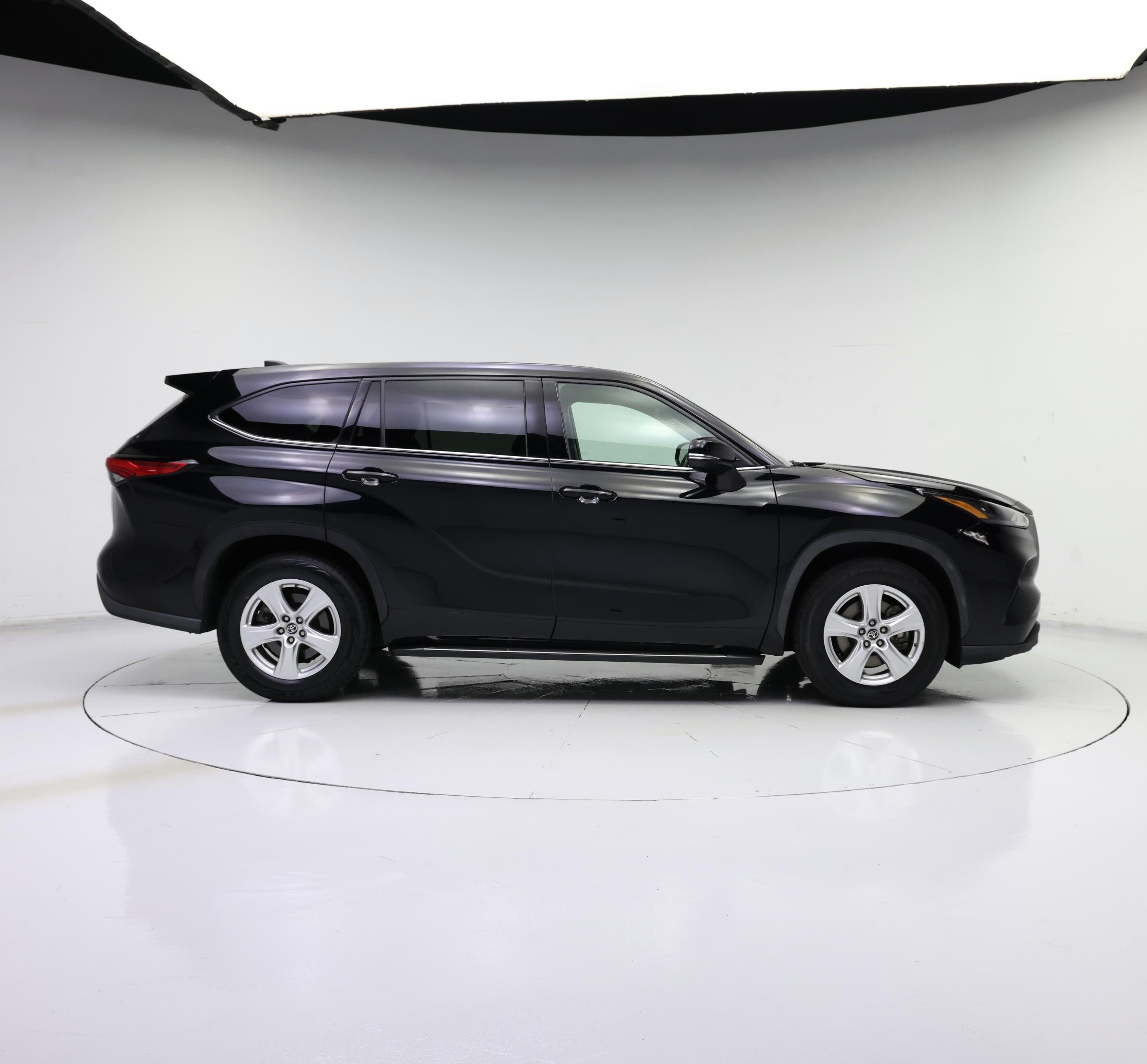 Thumbnail: 2022 Toyota Highlander - 7