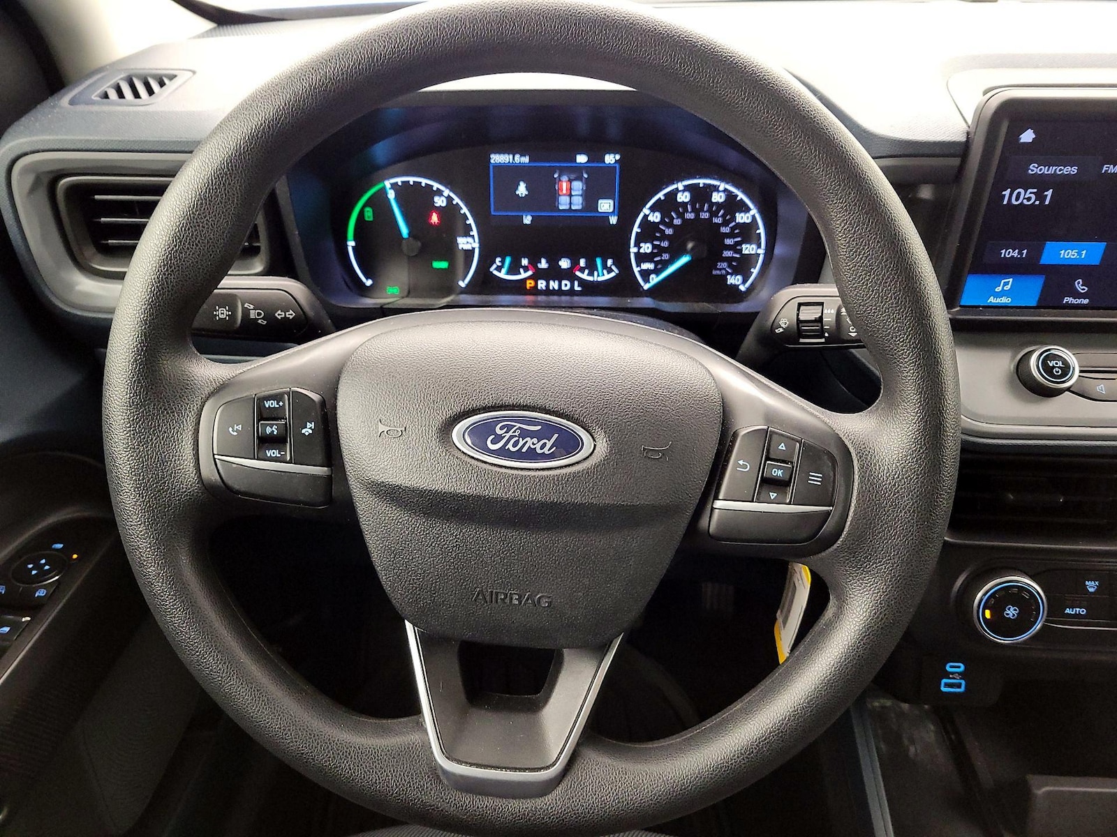 2022 Ford Maverick XL - Photo 11