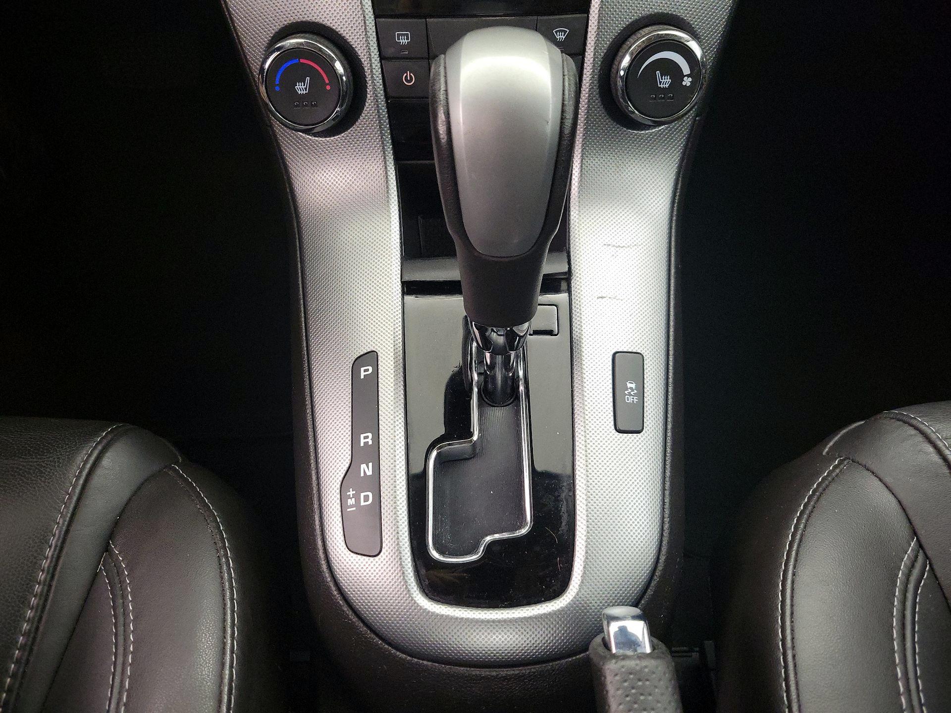 Thumbnail: 2015 Chevrolet Cruze - 17