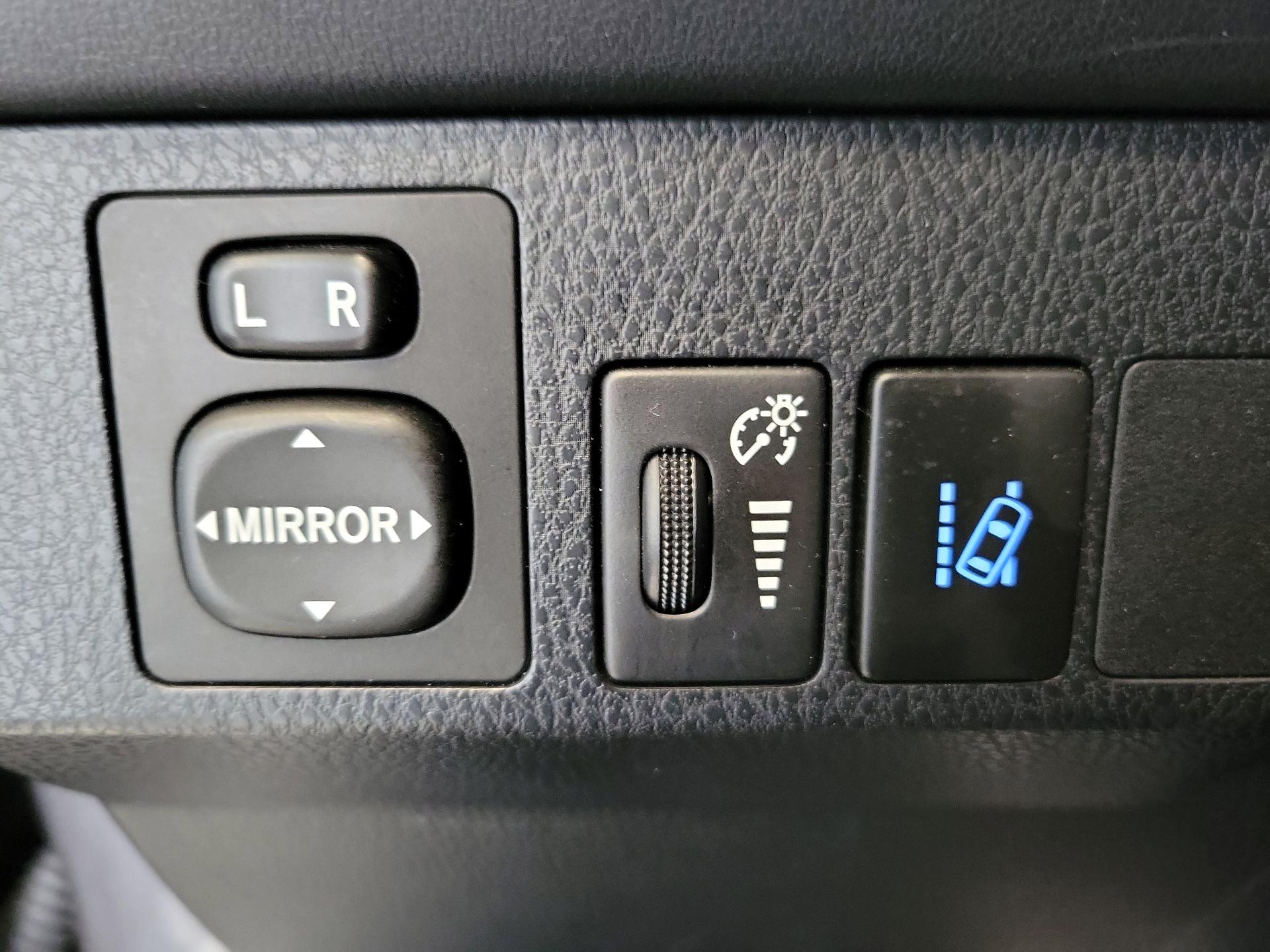 Thumbnail: 2017 Toyota RAV4 - 13