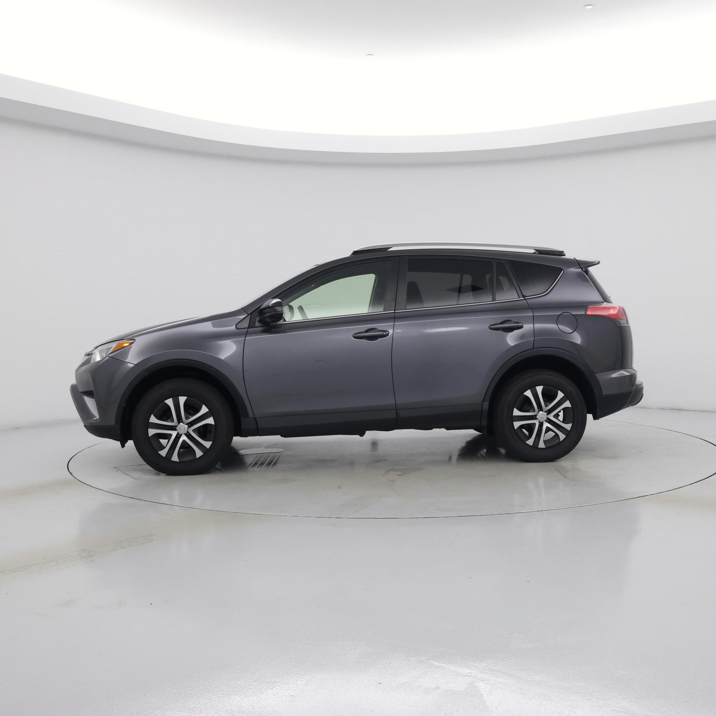 Thumbnail: 2017 Toyota RAV4 - 3