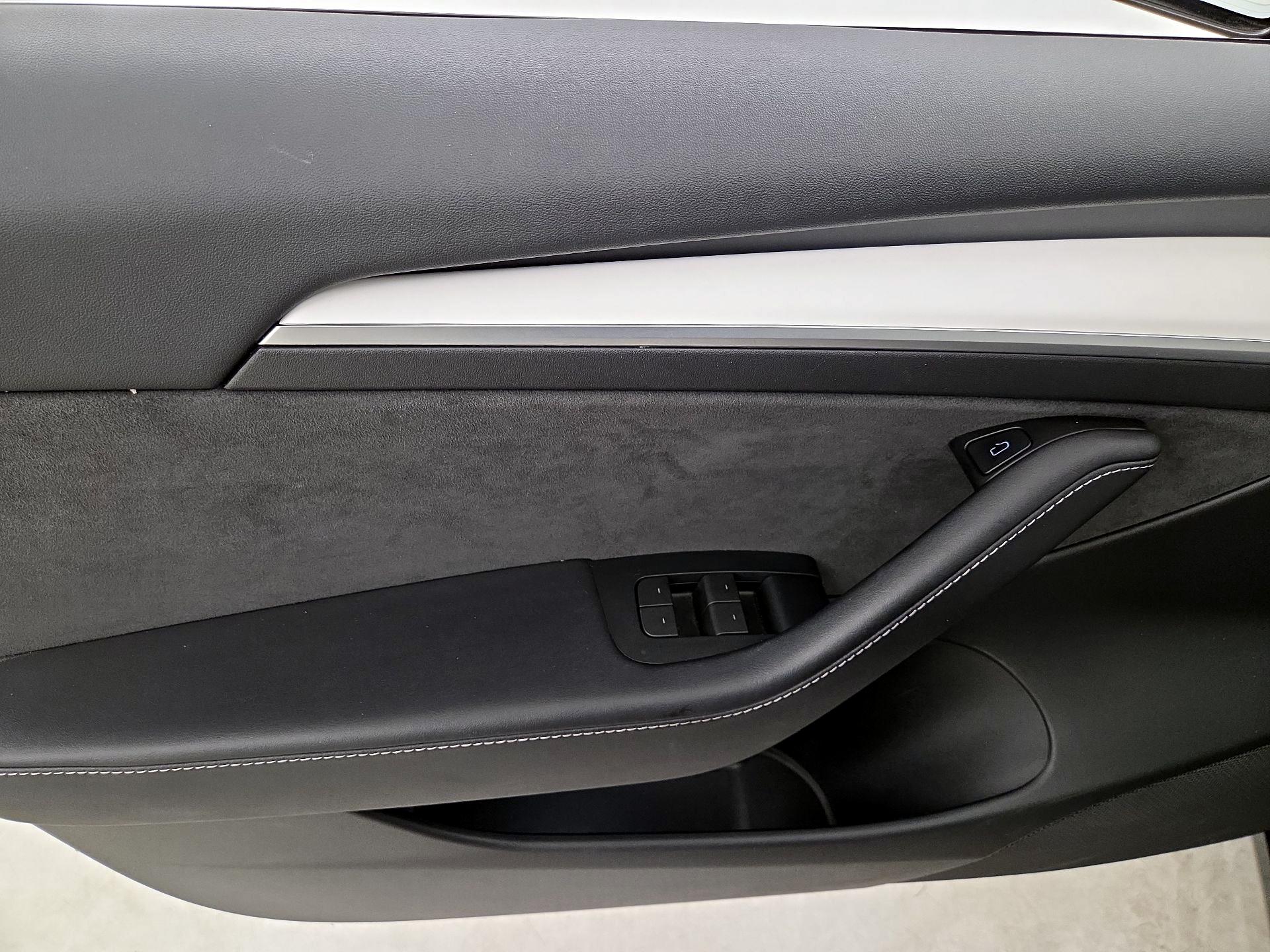 Thumbnail: 2023 Tesla Model 3 - 12
