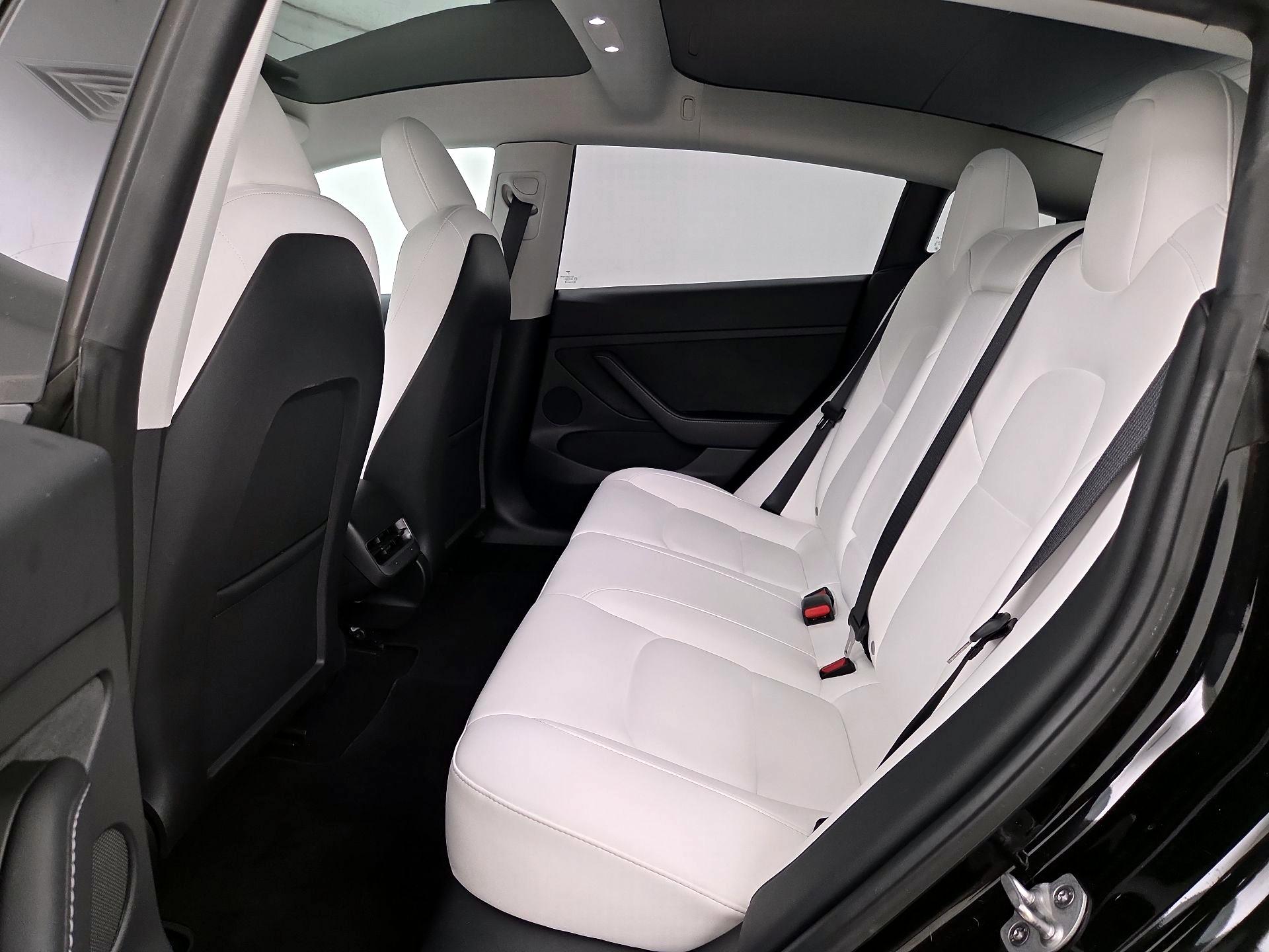 Thumbnail: 2023 Tesla Model 3 - 19