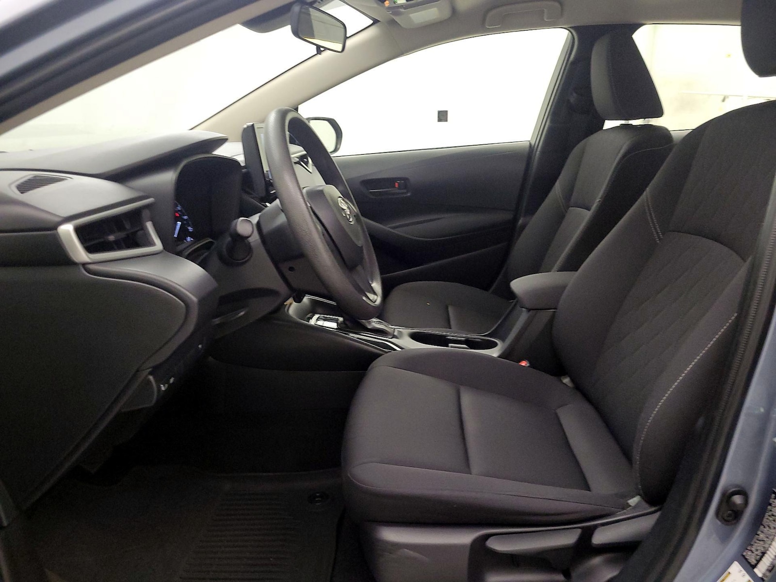 2024 Toyota Corolla LE - Photo 12