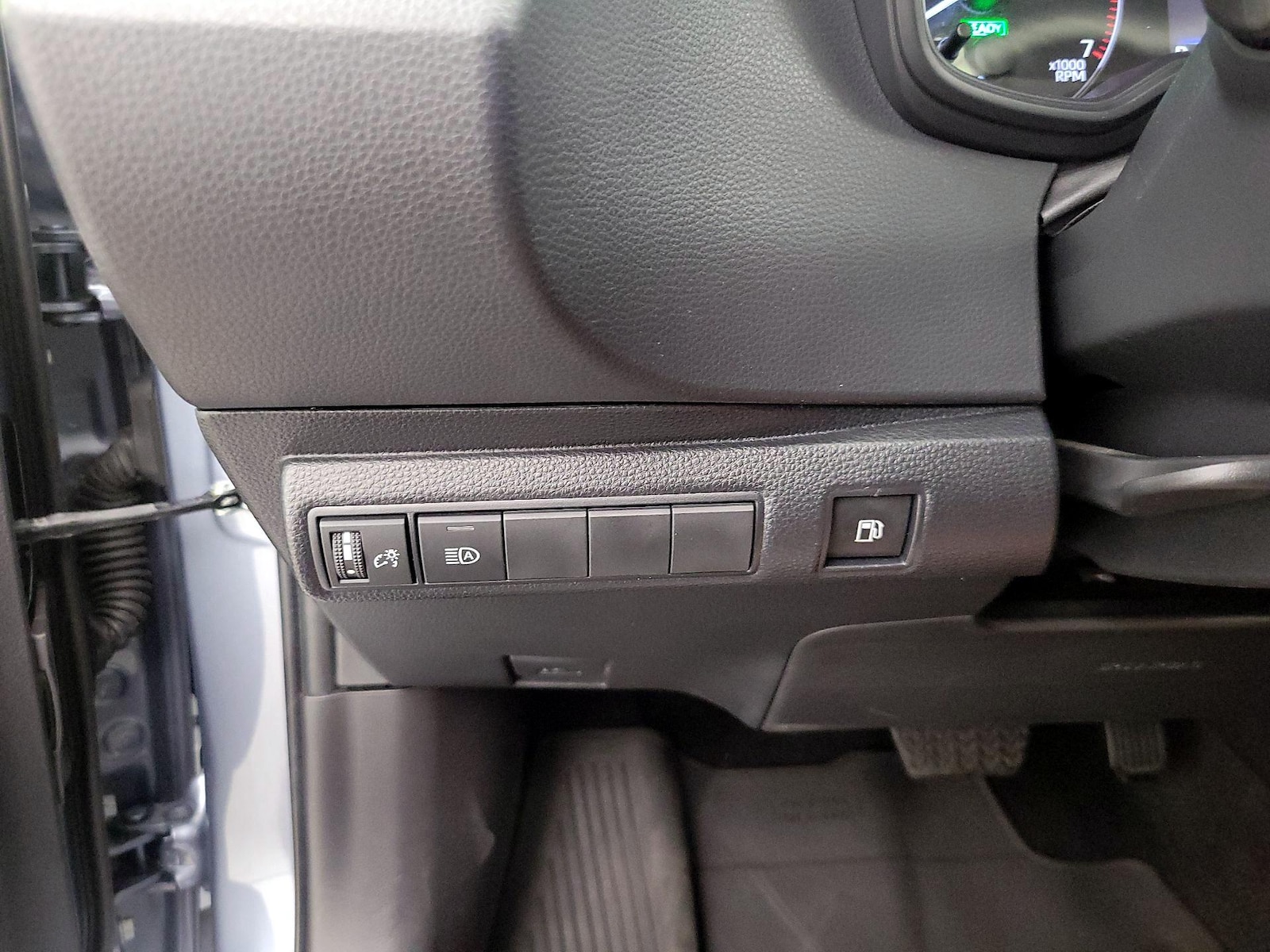 2024 Toyota Corolla LE - Photo 14
