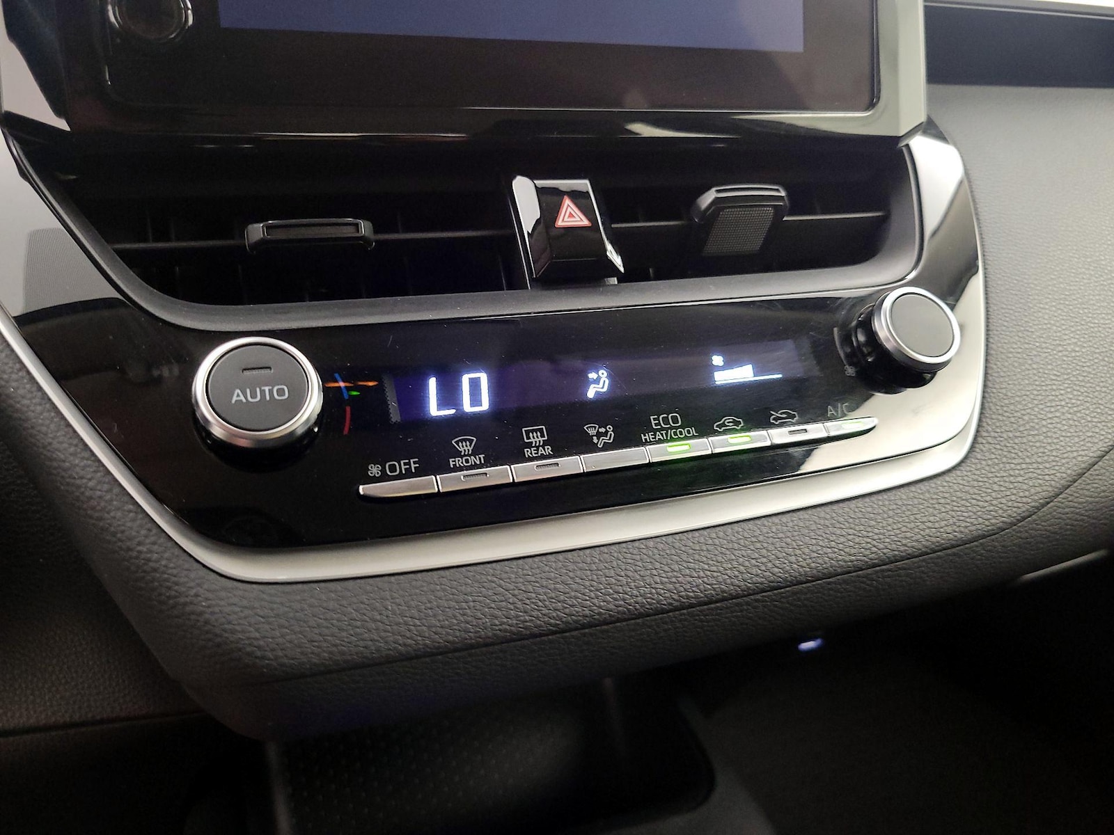 2024 Toyota Corolla LE - Photo 17