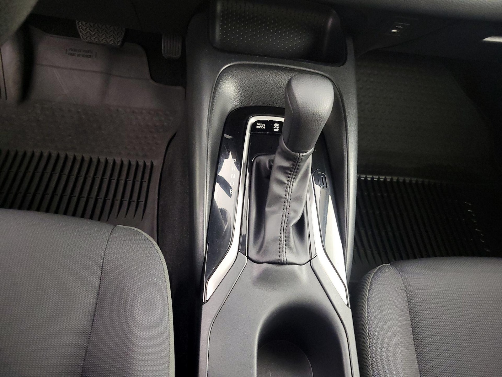 2024 Toyota Corolla LE - Photo 18