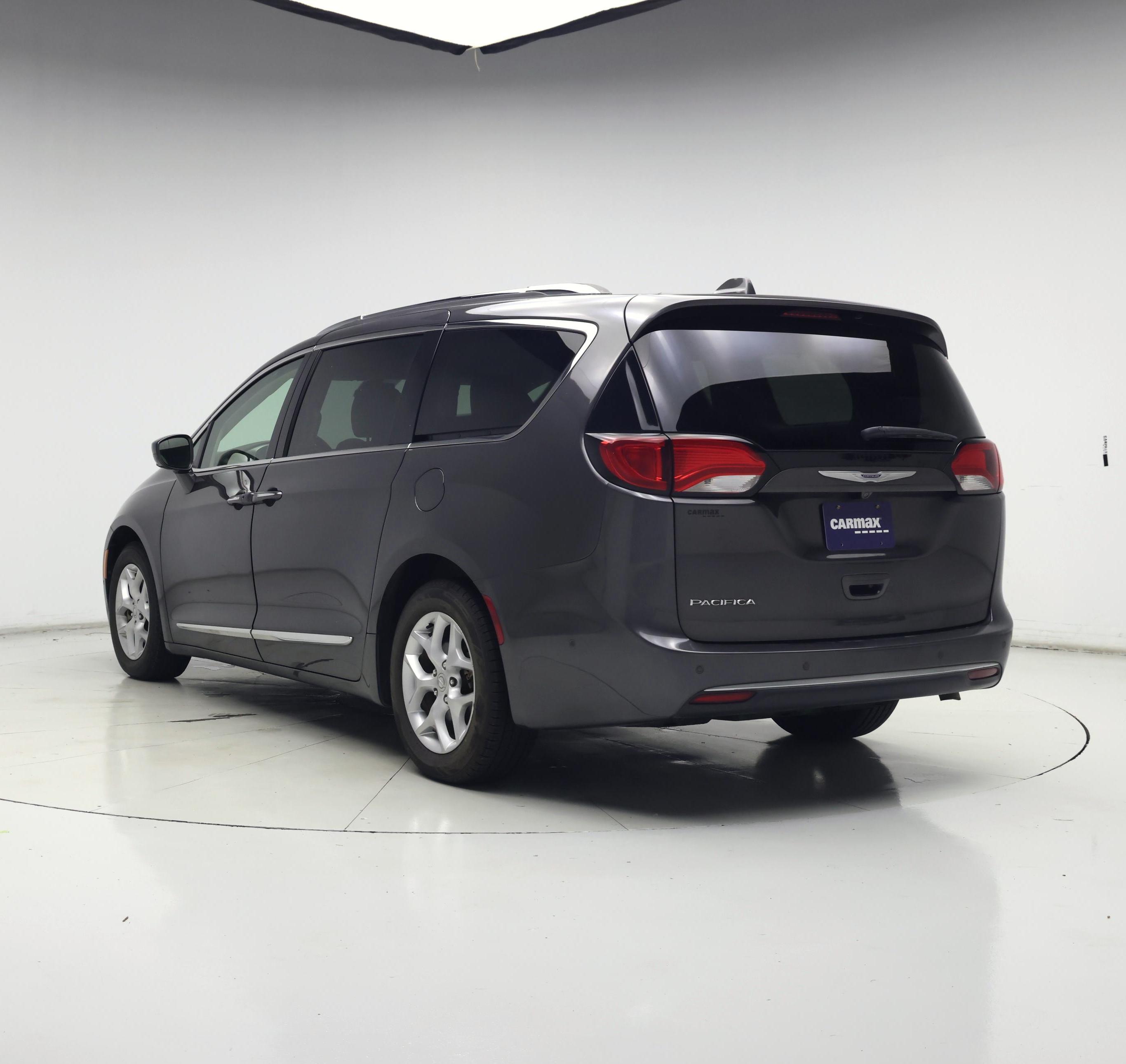 Thumbnail: 2019 Chrysler Pacifica - 2