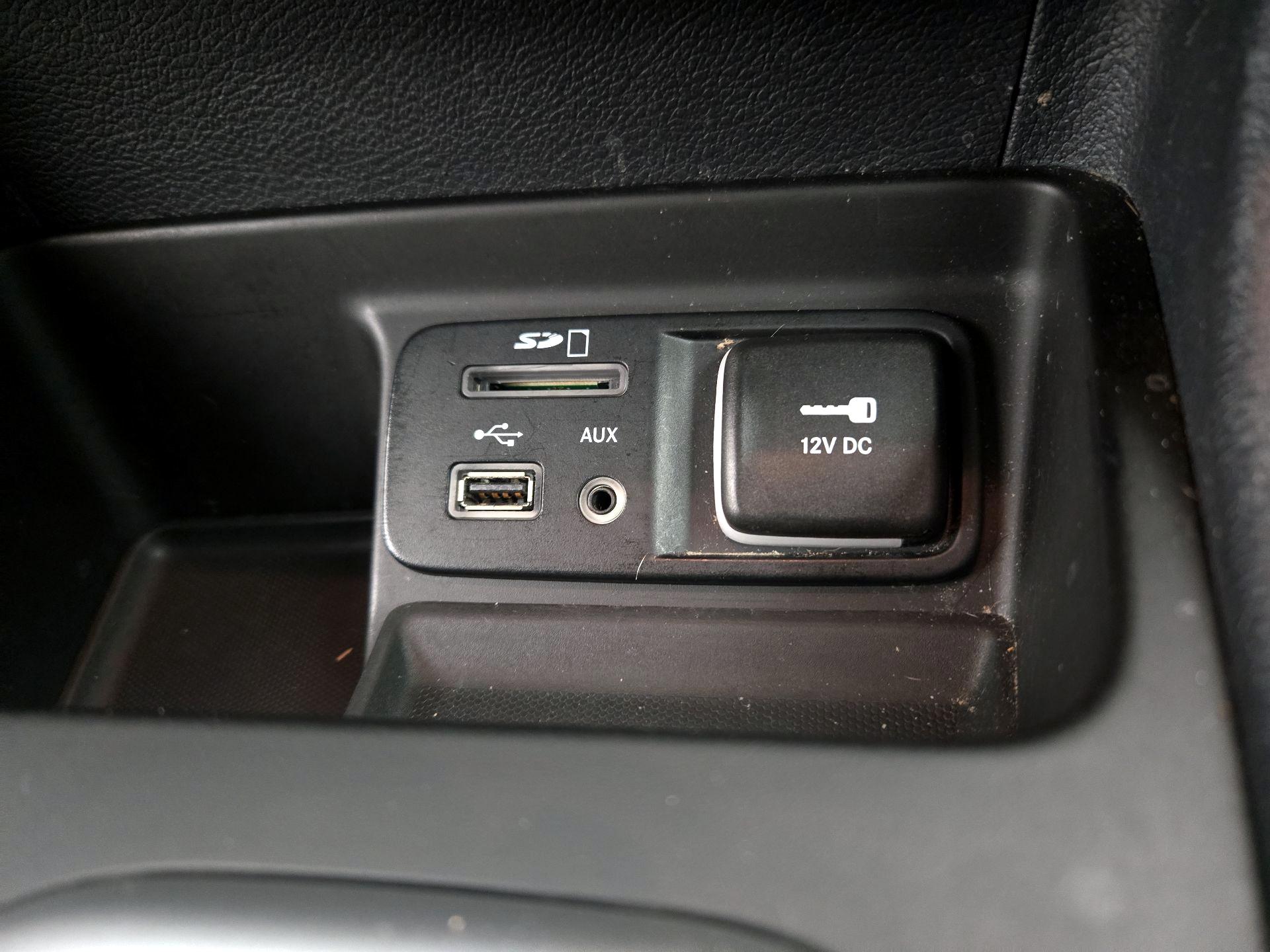 Thumbnail: 2015 Jeep Cherokee - 19